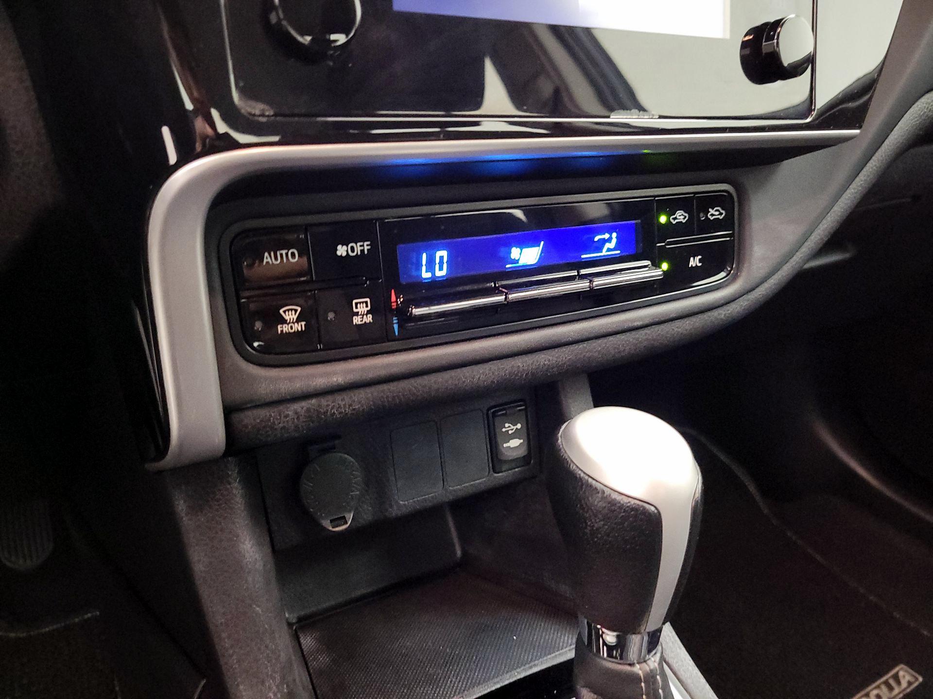 Thumbnail: 2019 Toyota Corolla - 16