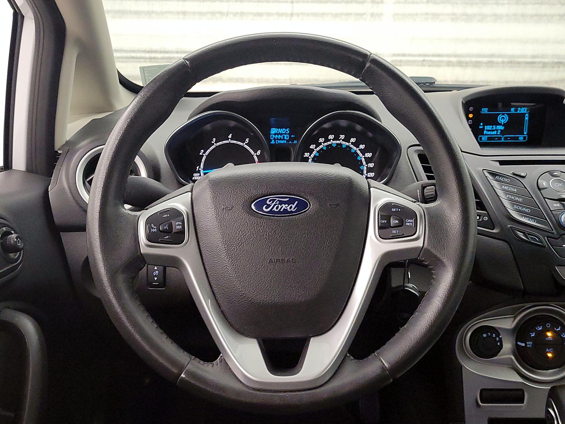 Thumbnail: 2016 Ford Fiesta - 10