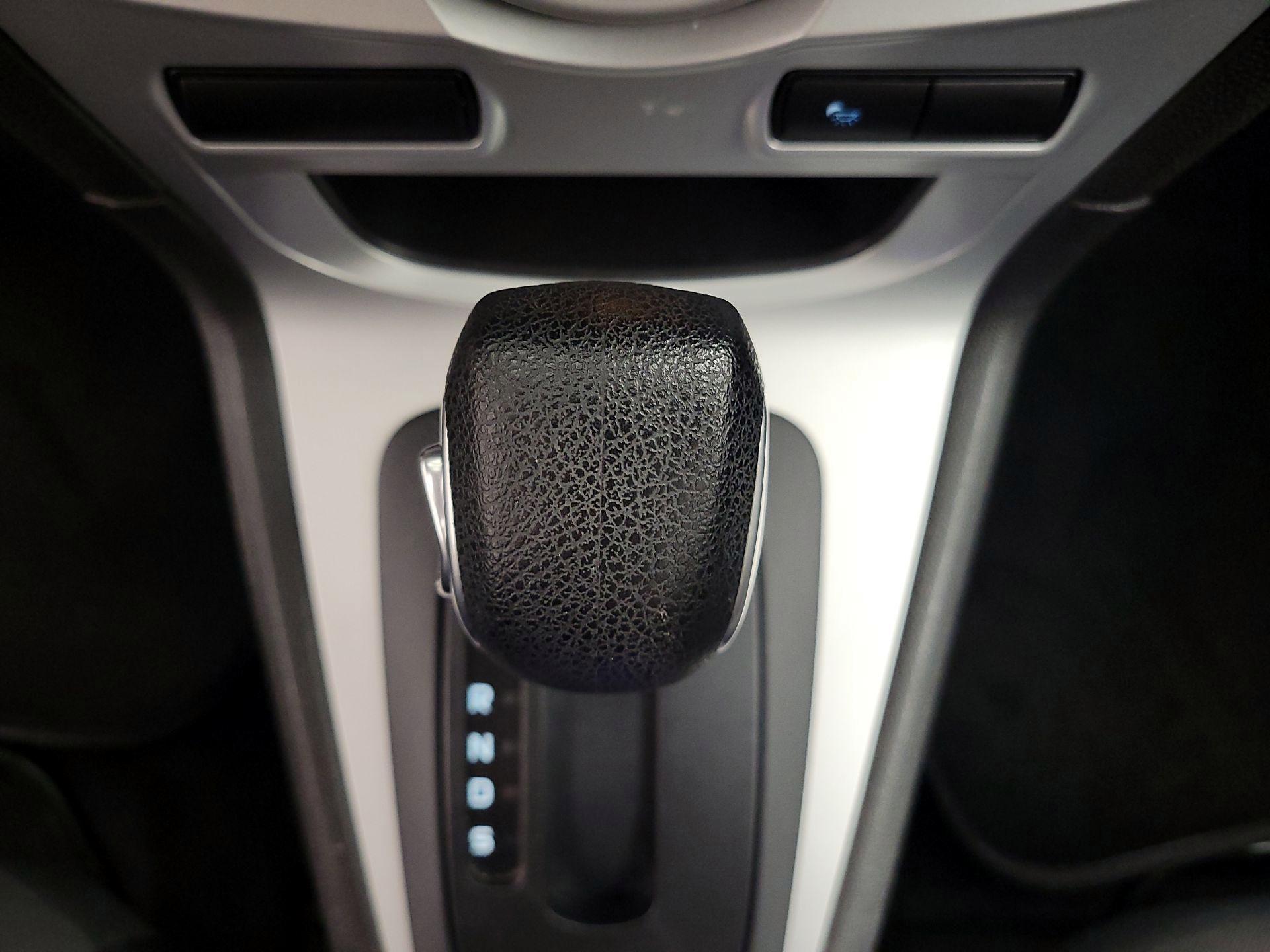 Thumbnail: 2016 Ford Fiesta - 16