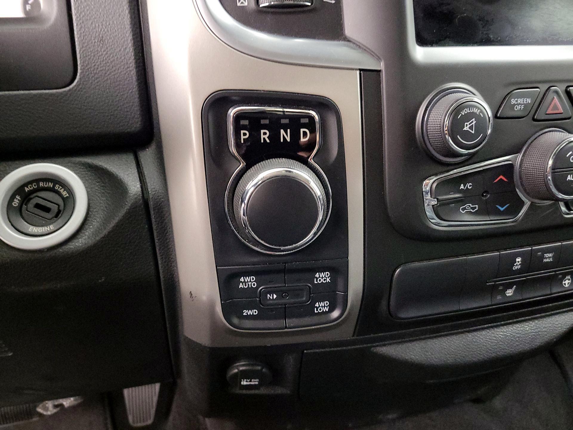 Thumbnail: 2019 RAM 1500 Classic - 17