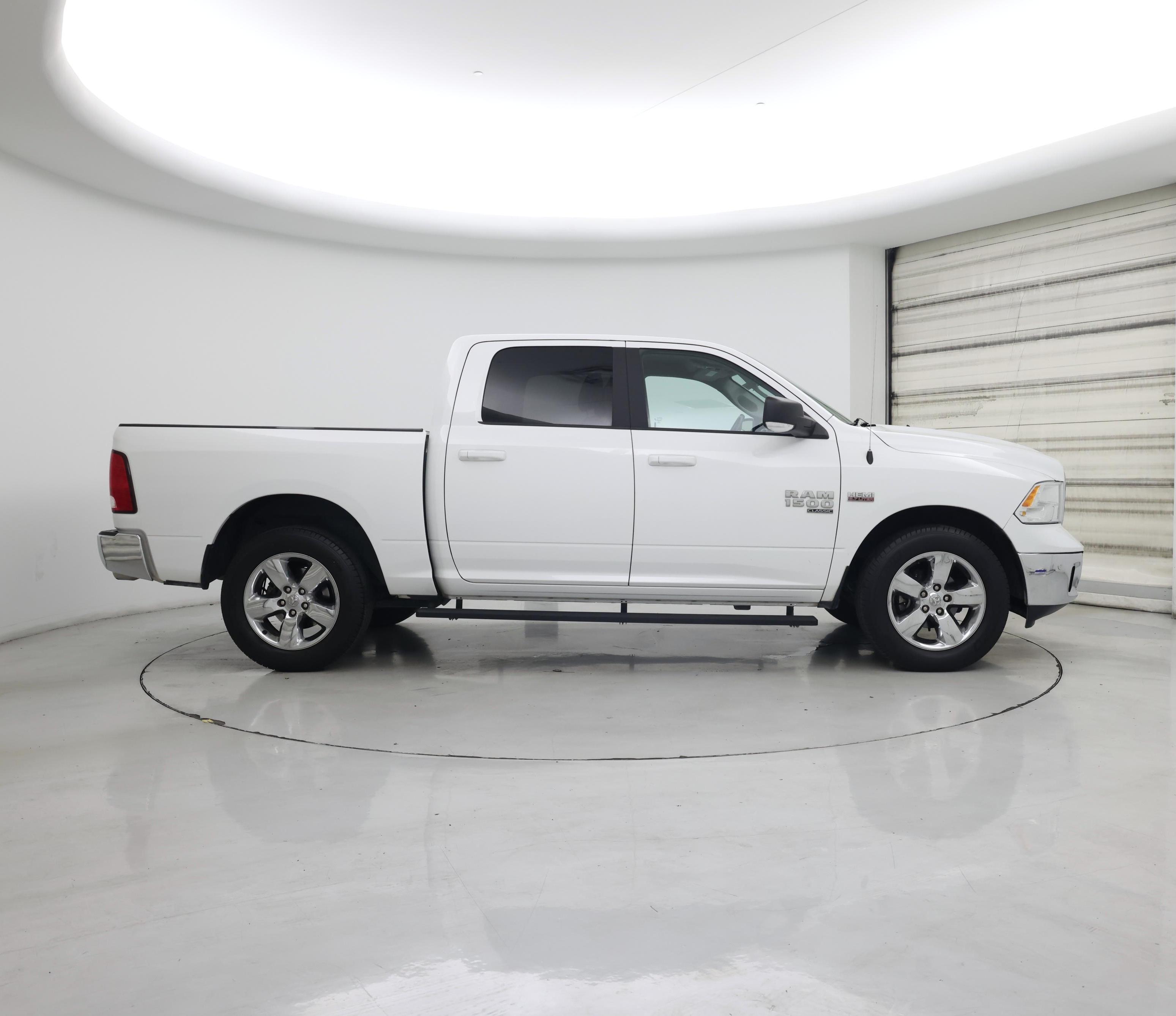 Thumbnail: 2019 RAM 1500 Classic - 7