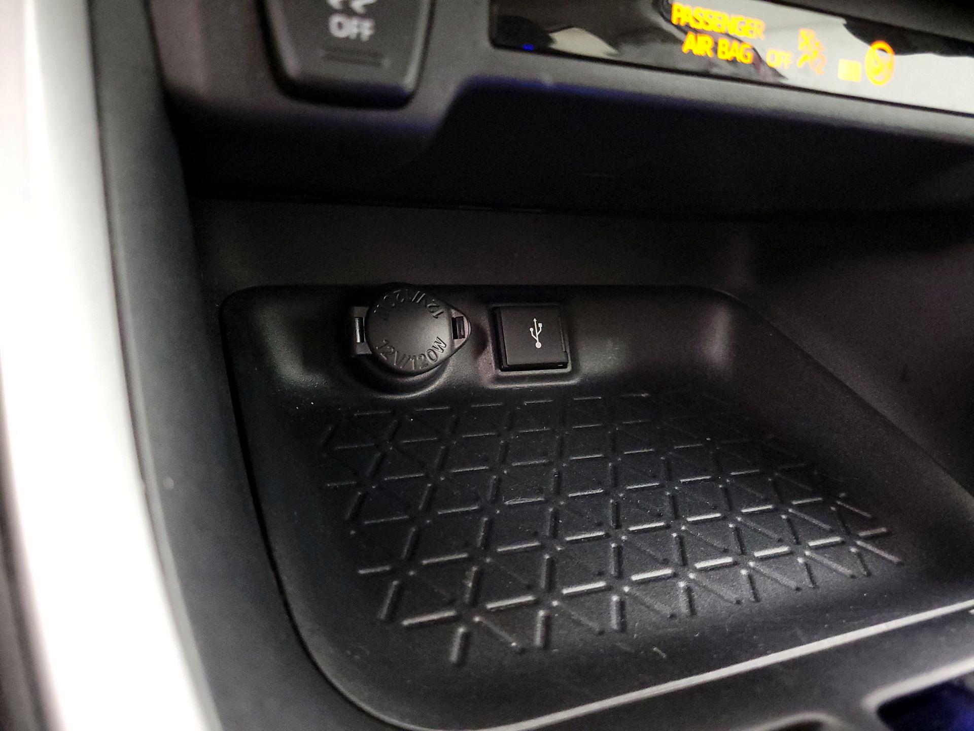 Thumbnail: 2021 Toyota RAV4 - 18