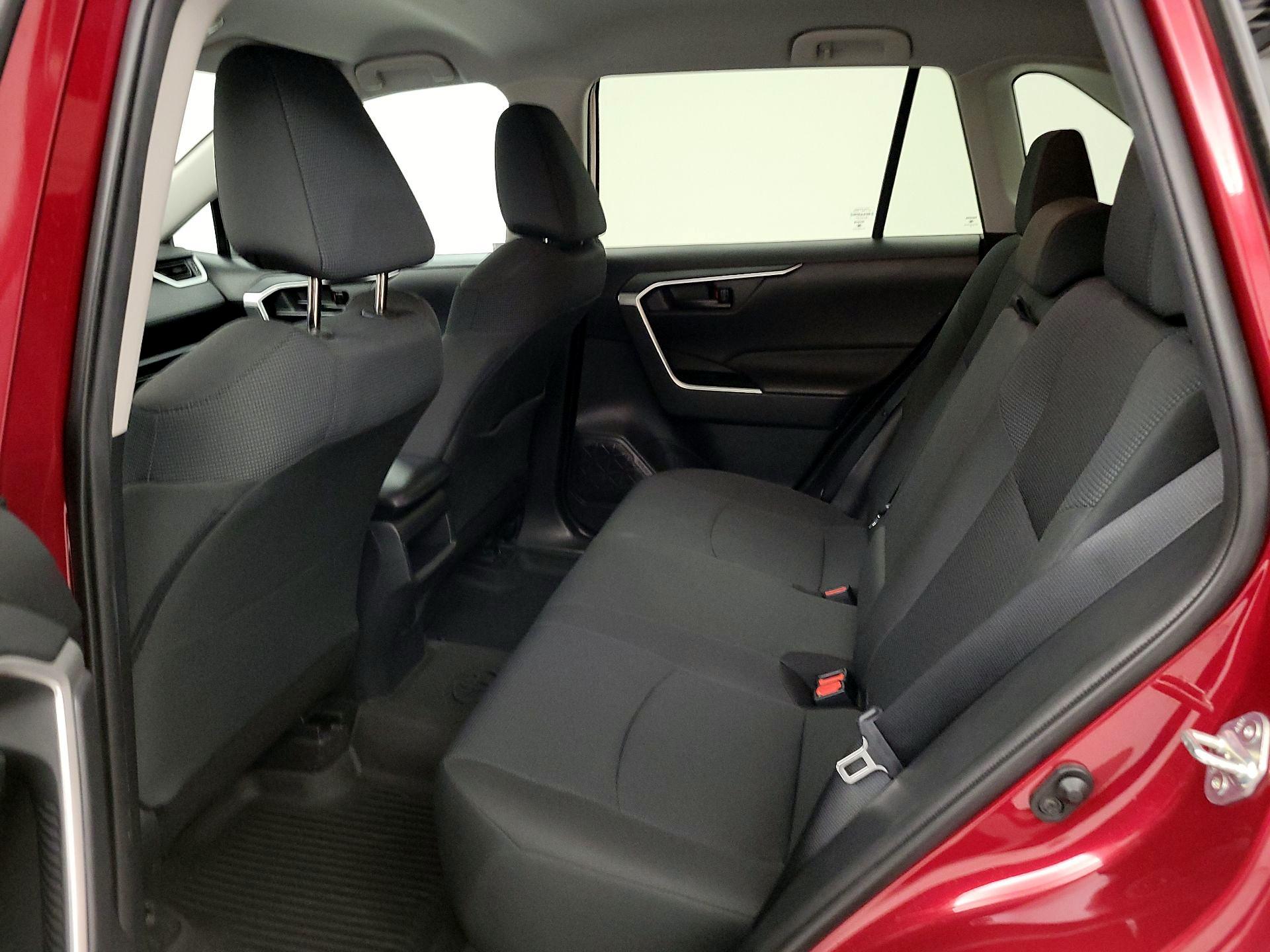 Thumbnail: 2021 Toyota RAV4 - 19