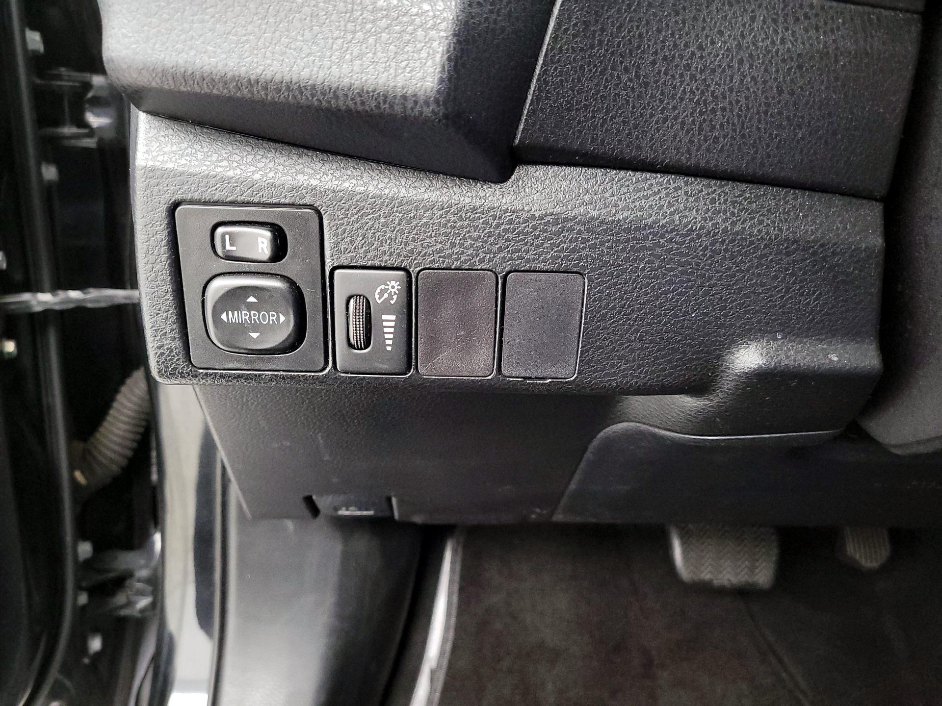 Thumbnail: 2014 Toyota Corolla - 13