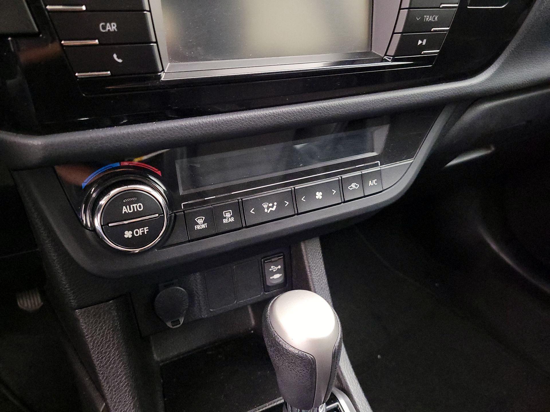 Thumbnail: 2014 Toyota Corolla - 16