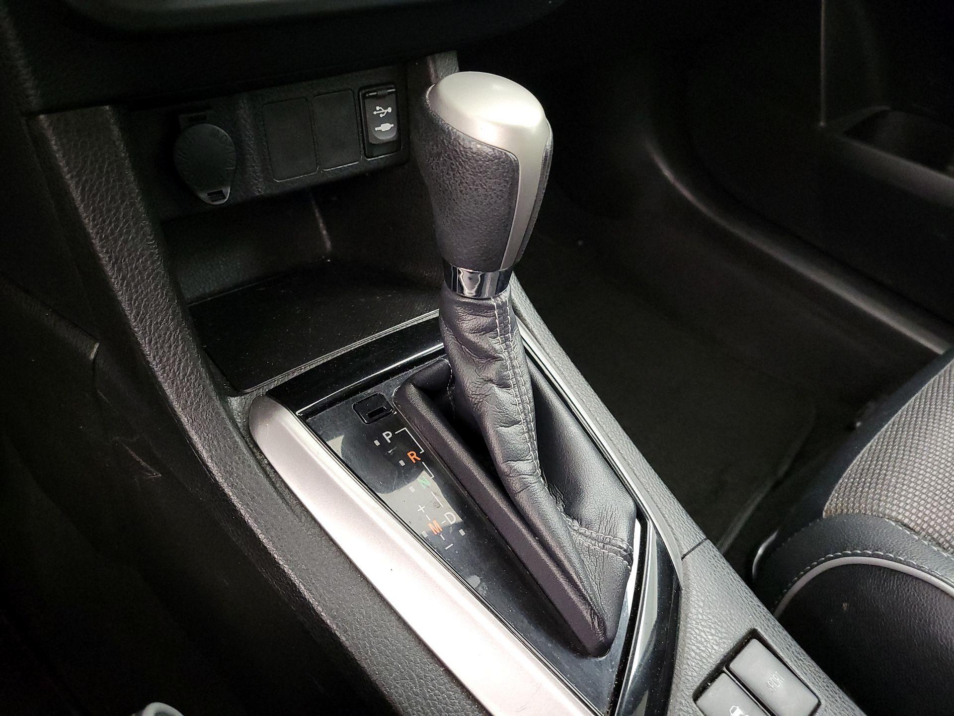Thumbnail: 2014 Toyota Corolla - 17
