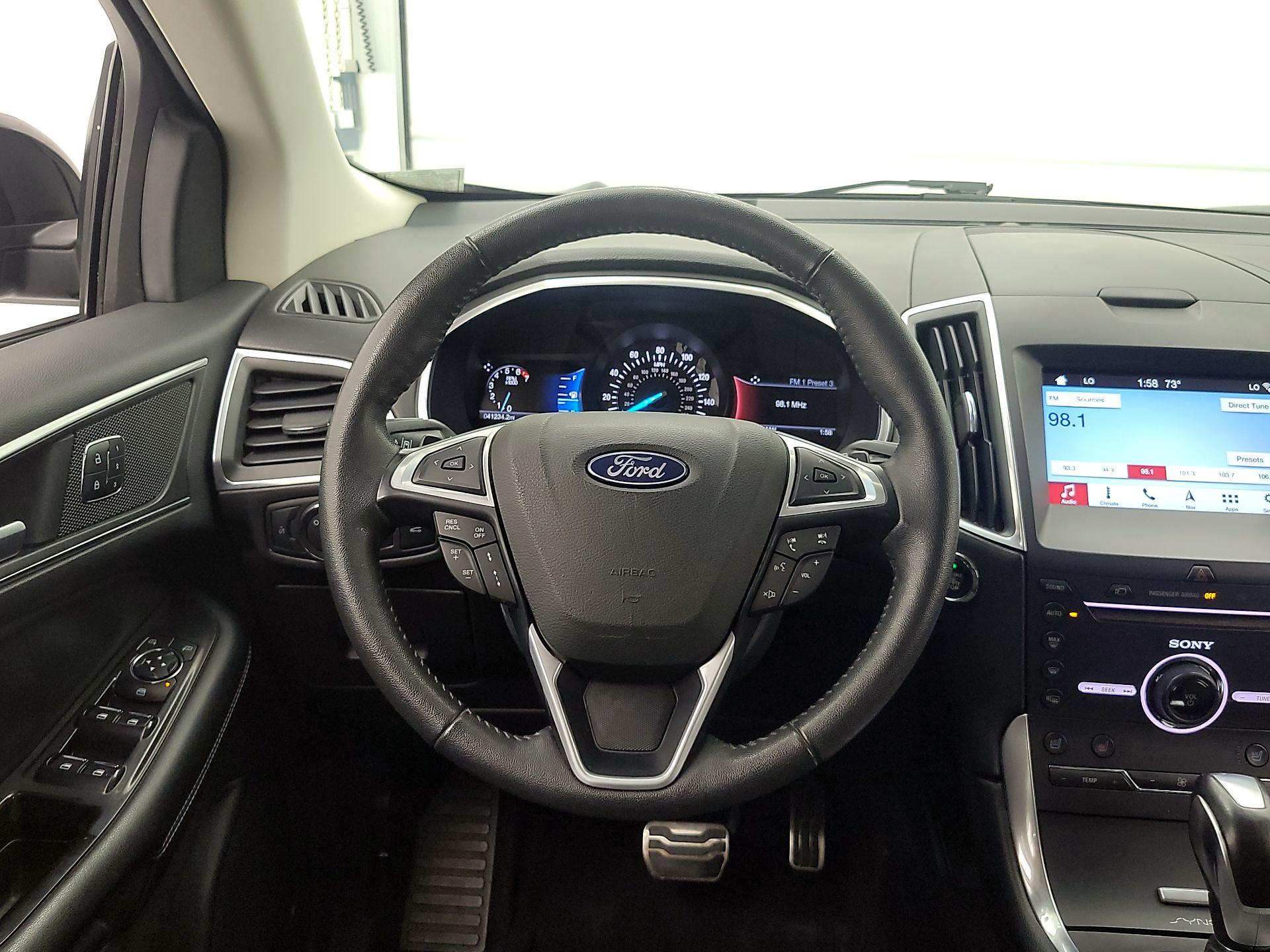 Thumbnail: 2016 Ford Edge - 10