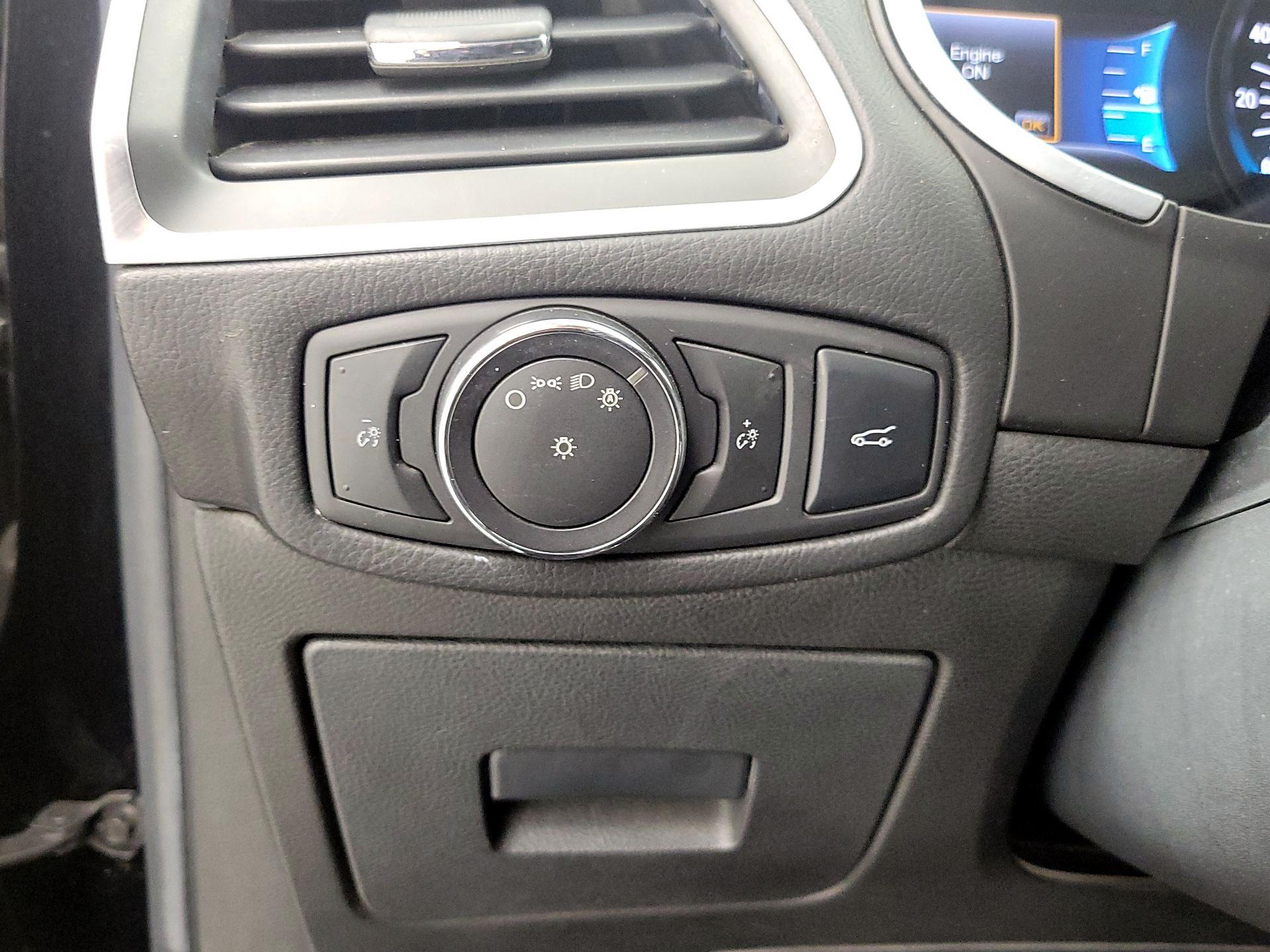 Thumbnail: 2016 Ford Edge - 13