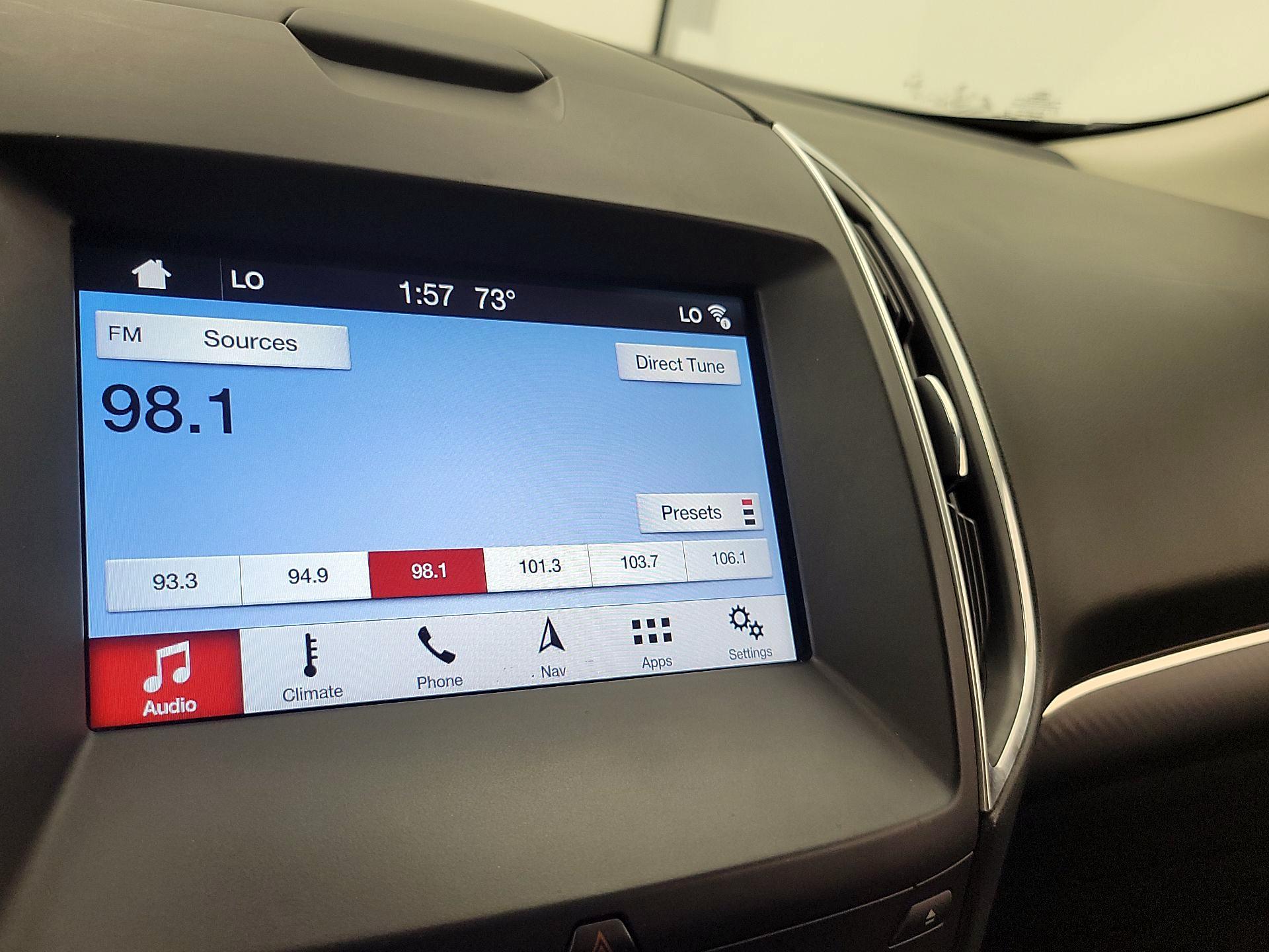 Thumbnail: 2016 Ford Edge - 16