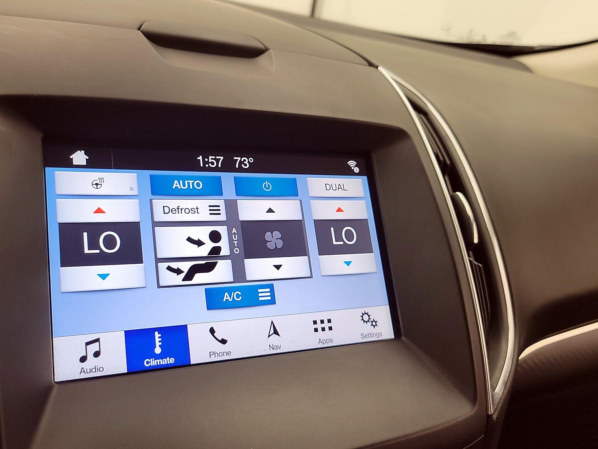 Thumbnail: 2016 Ford Edge - 17