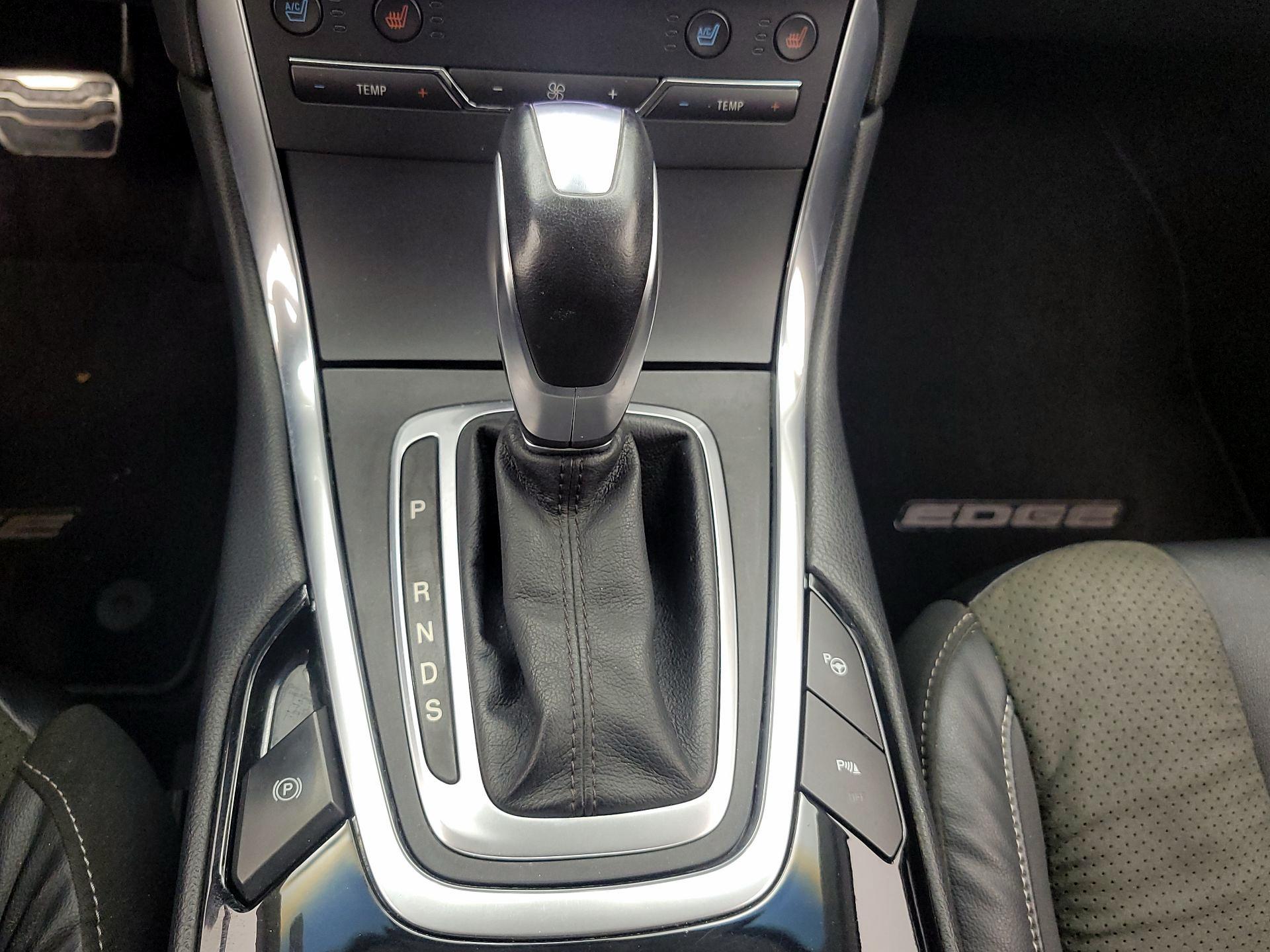 Thumbnail: 2016 Ford Edge - 18