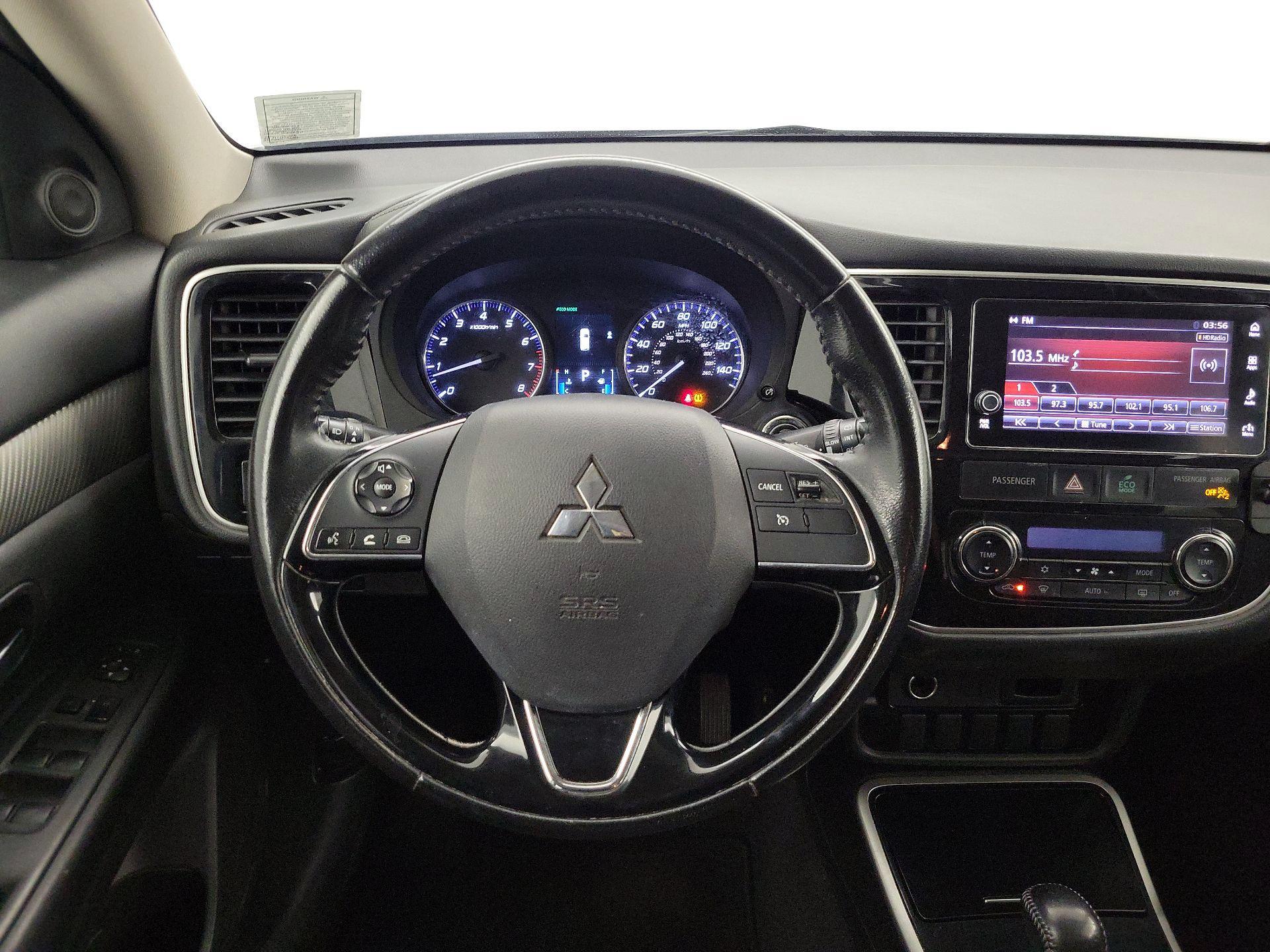 Thumbnail: 2018 Mitsubishi Outlander - 10