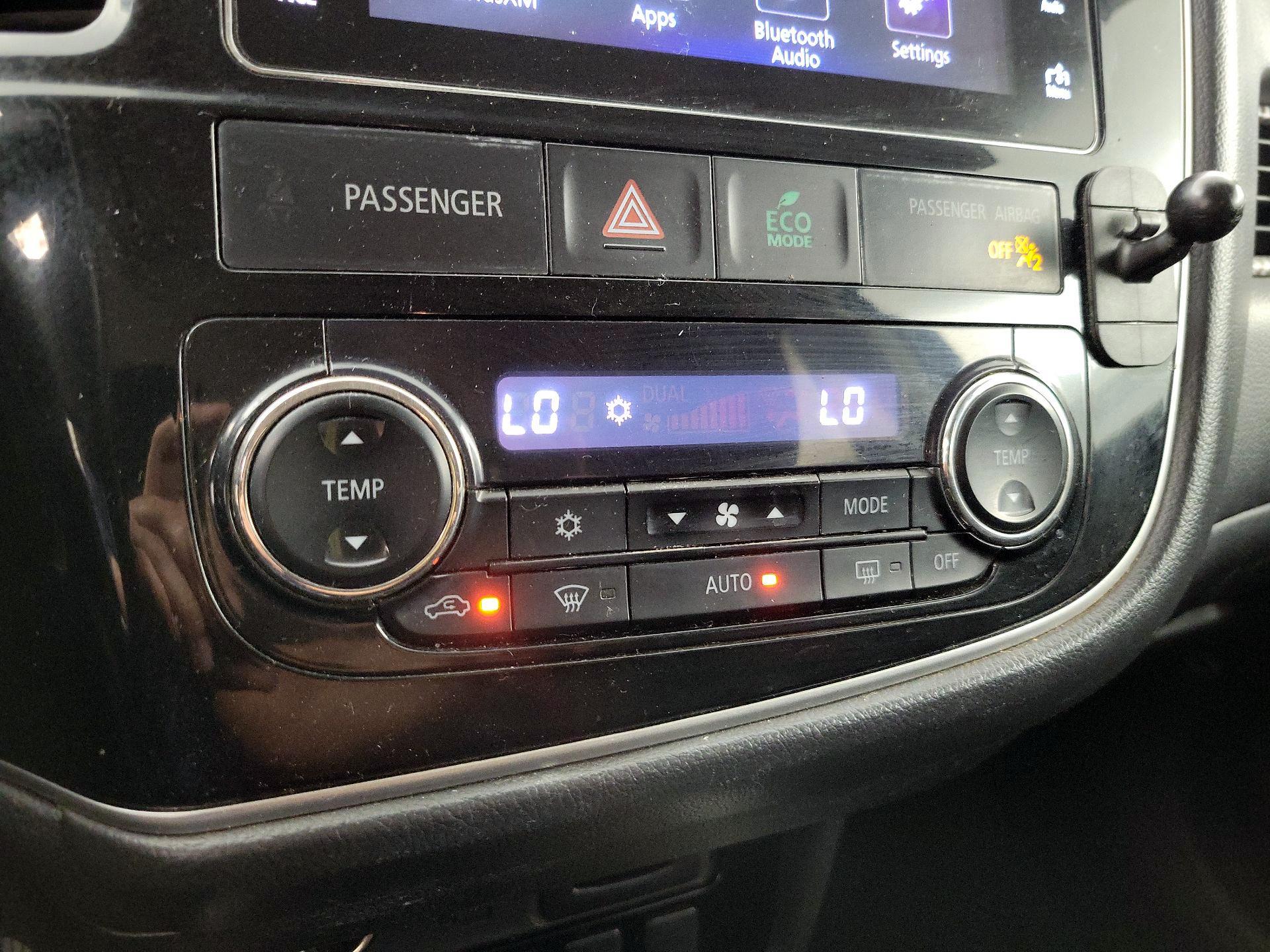 Thumbnail: 2018 Mitsubishi Outlander - 15