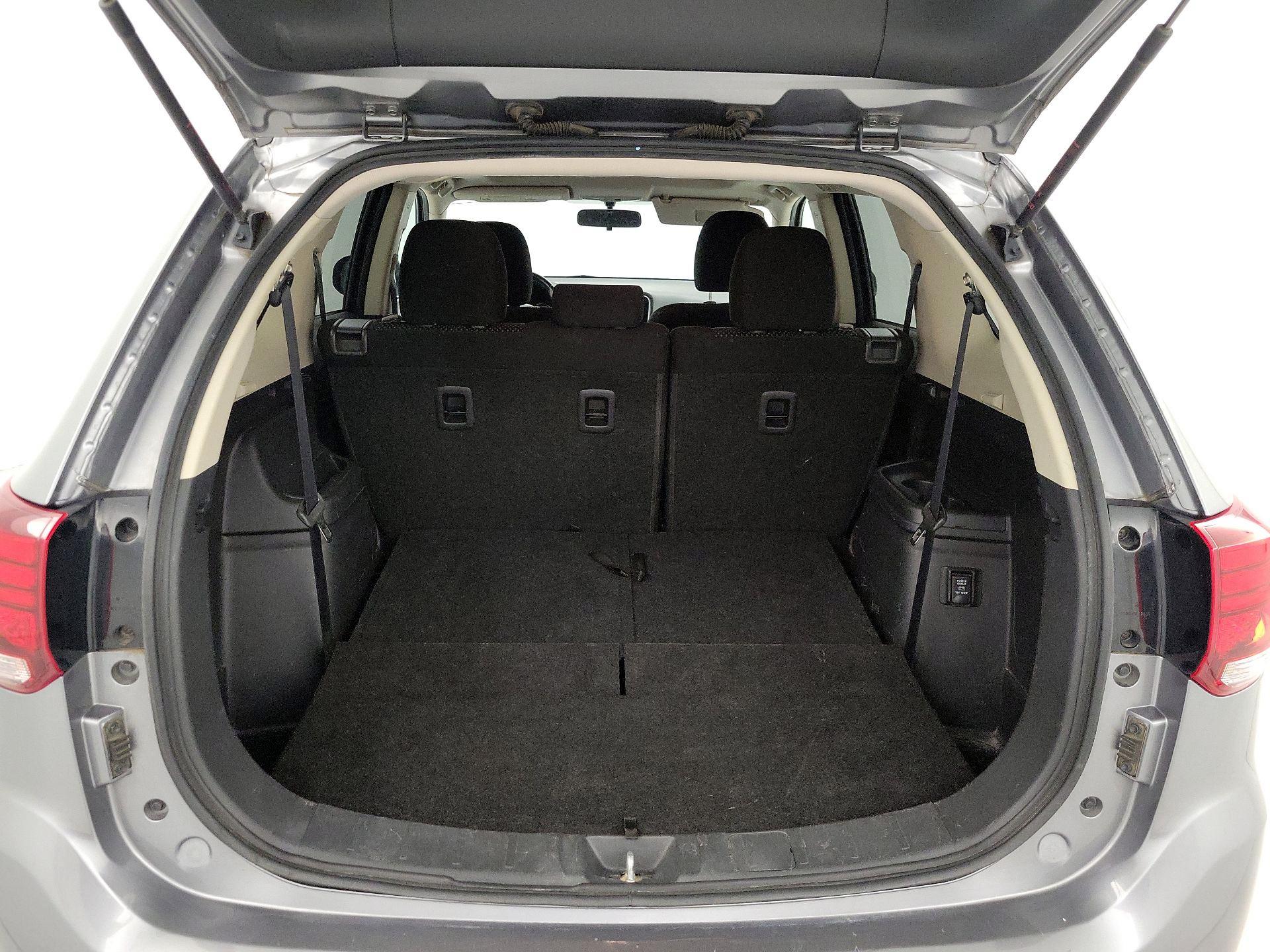 Thumbnail: 2018 Mitsubishi Outlander - 19