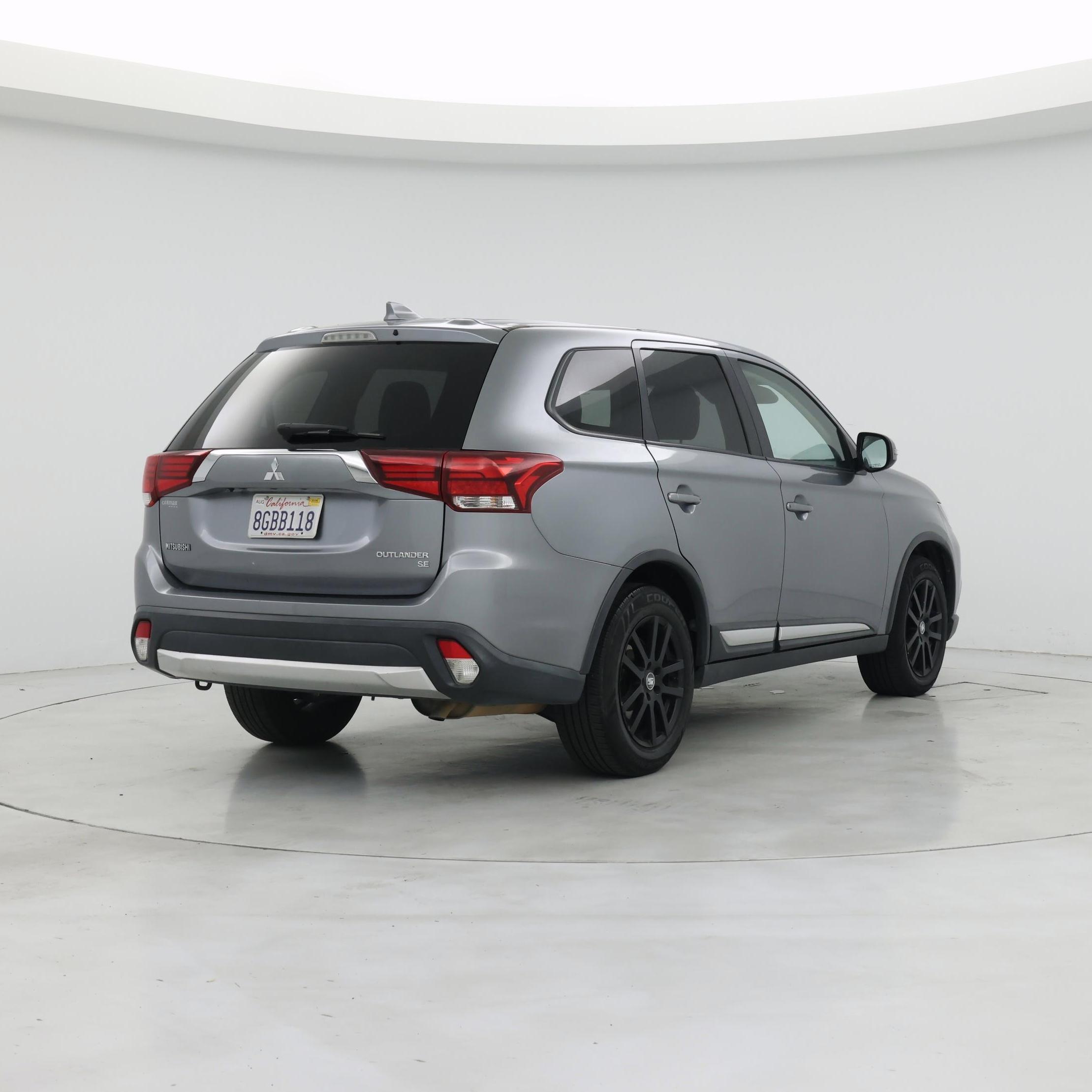 Thumbnail: 2018 Mitsubishi Outlander - 8