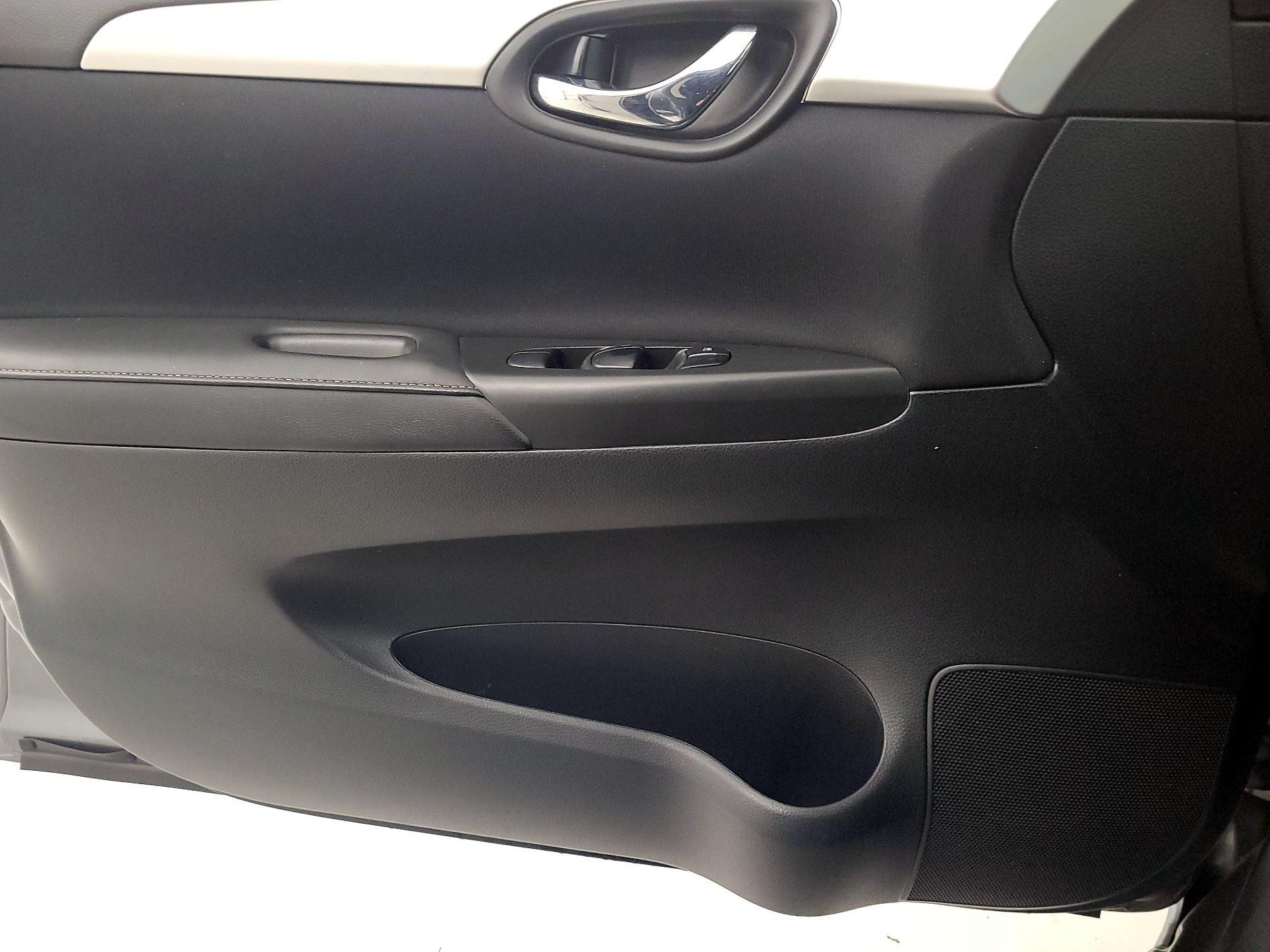 Thumbnail: 2019 Nissan Sentra - 12