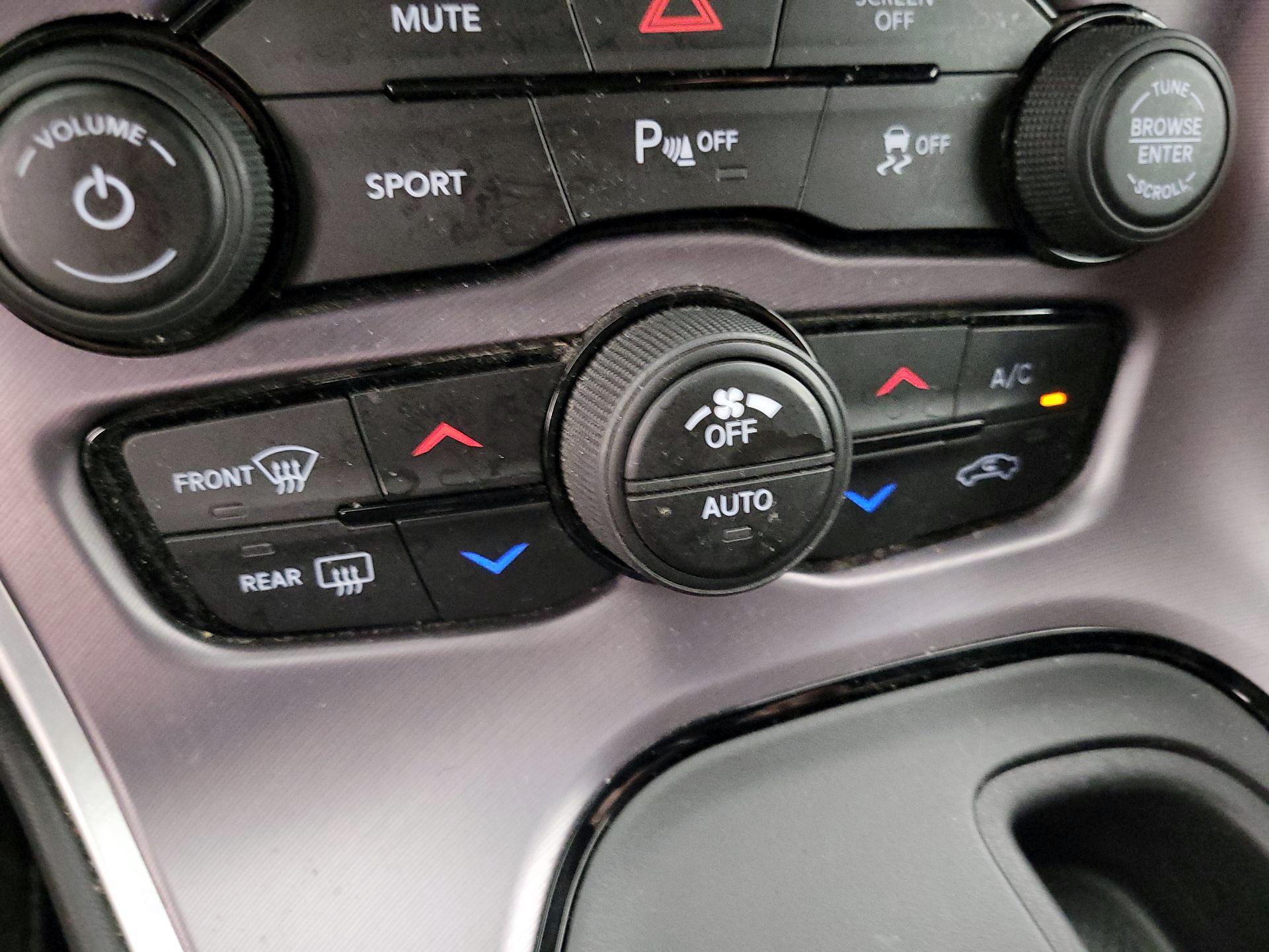 Thumbnail: 2019 Dodge Challenger - 16