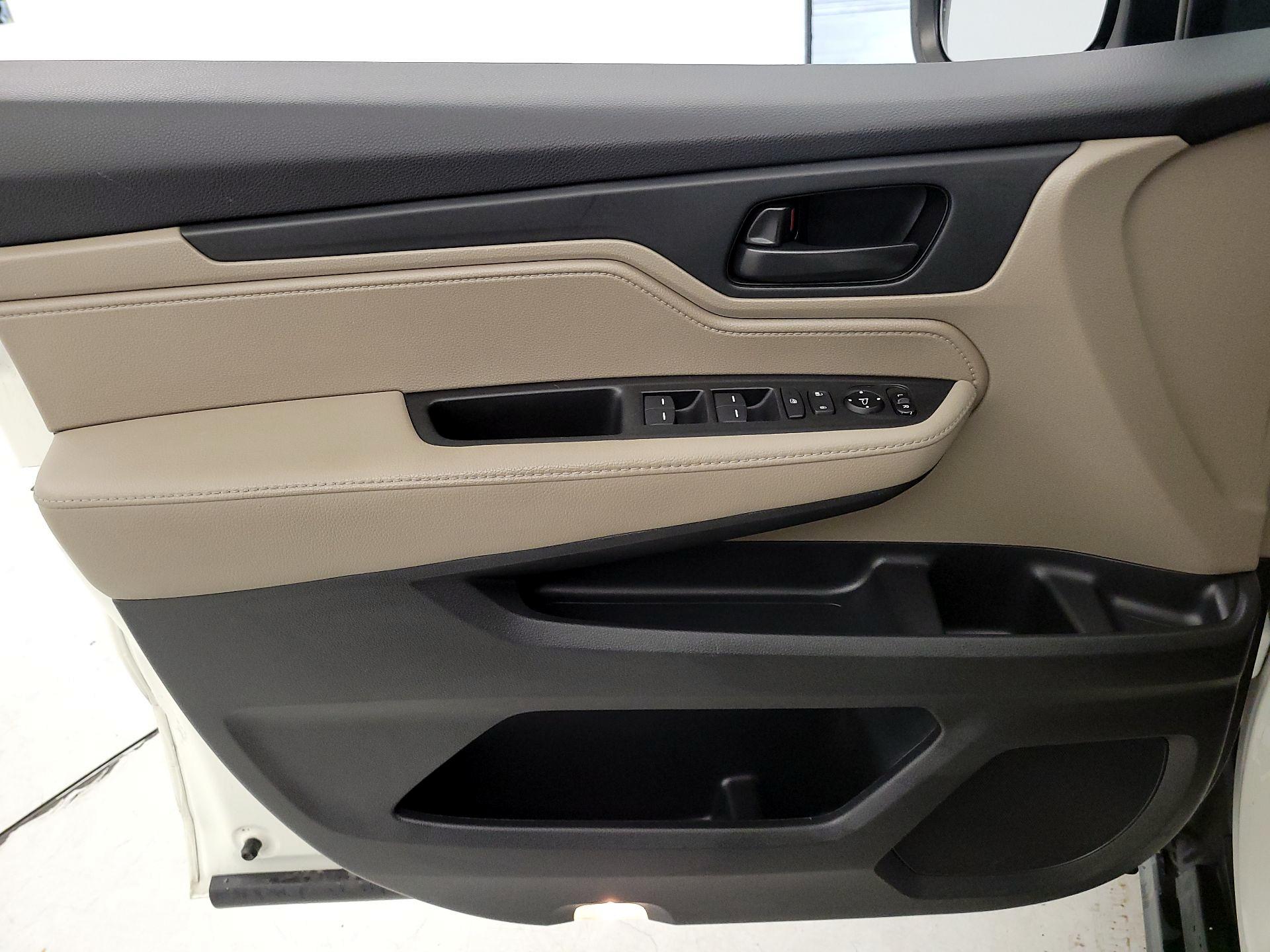 Thumbnail: 2019 Honda Odyssey - 12