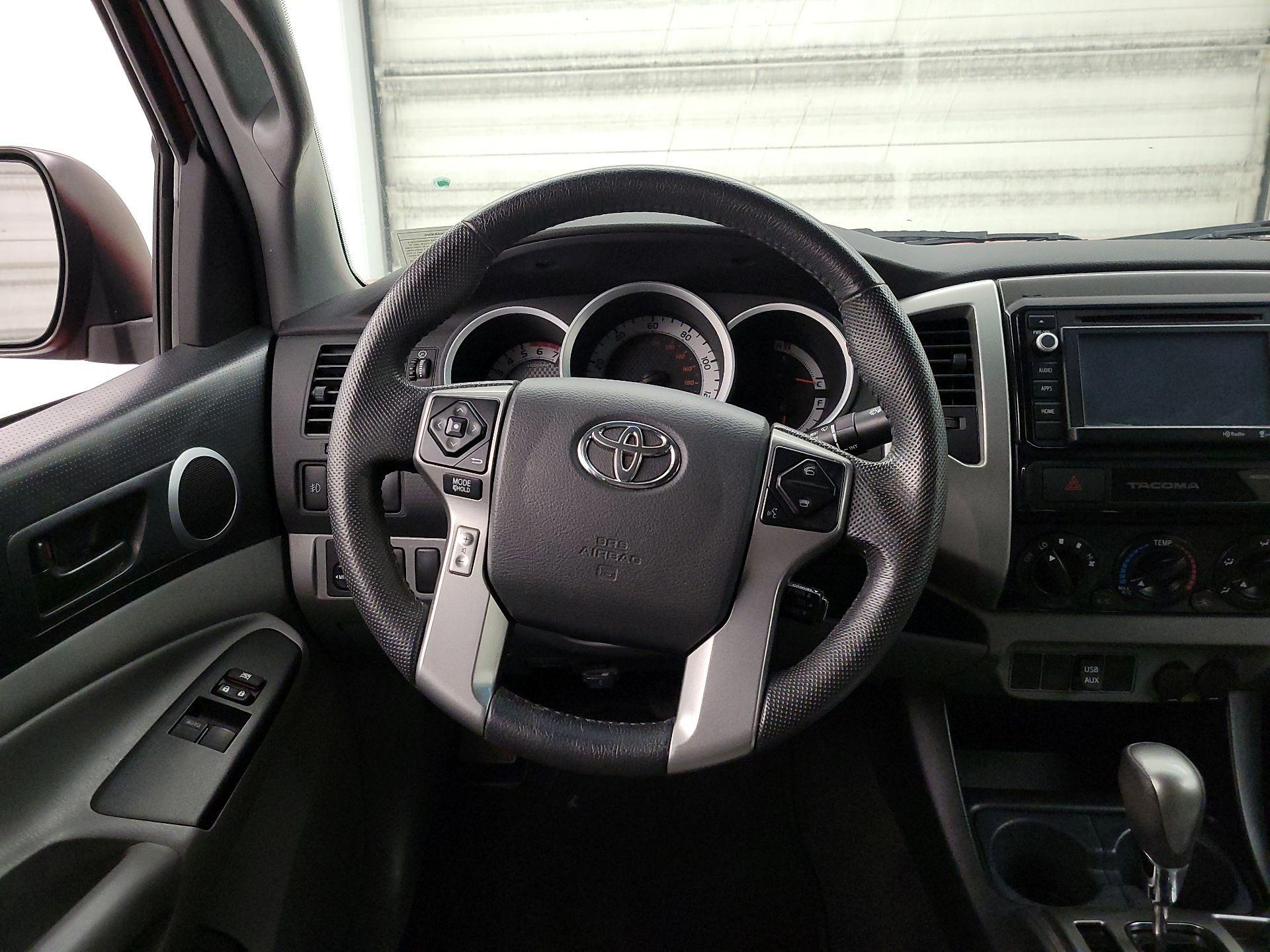 Thumbnail: 2015 Toyota Tacoma - 10