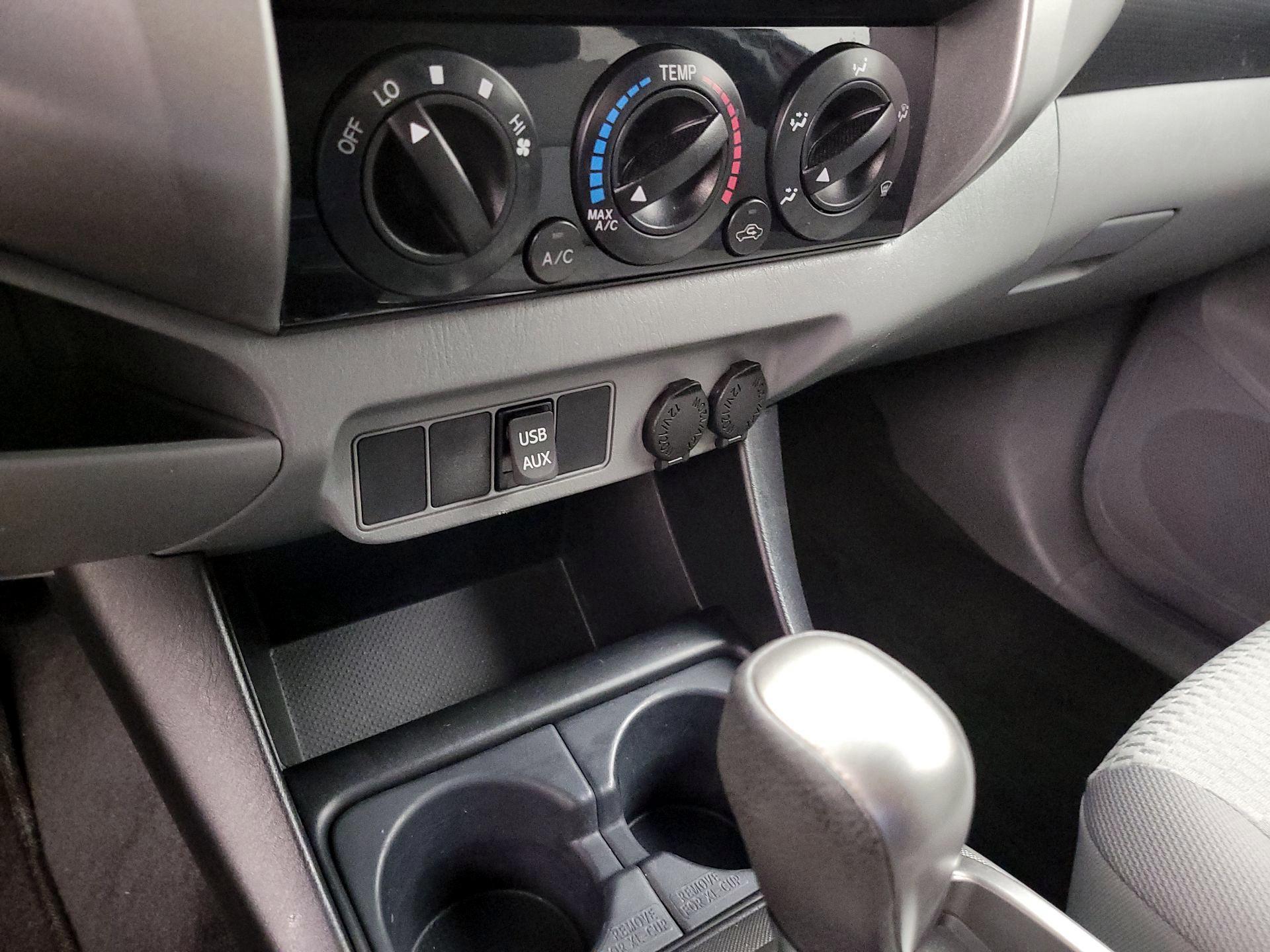 Thumbnail: 2015 Toyota Tacoma - 18