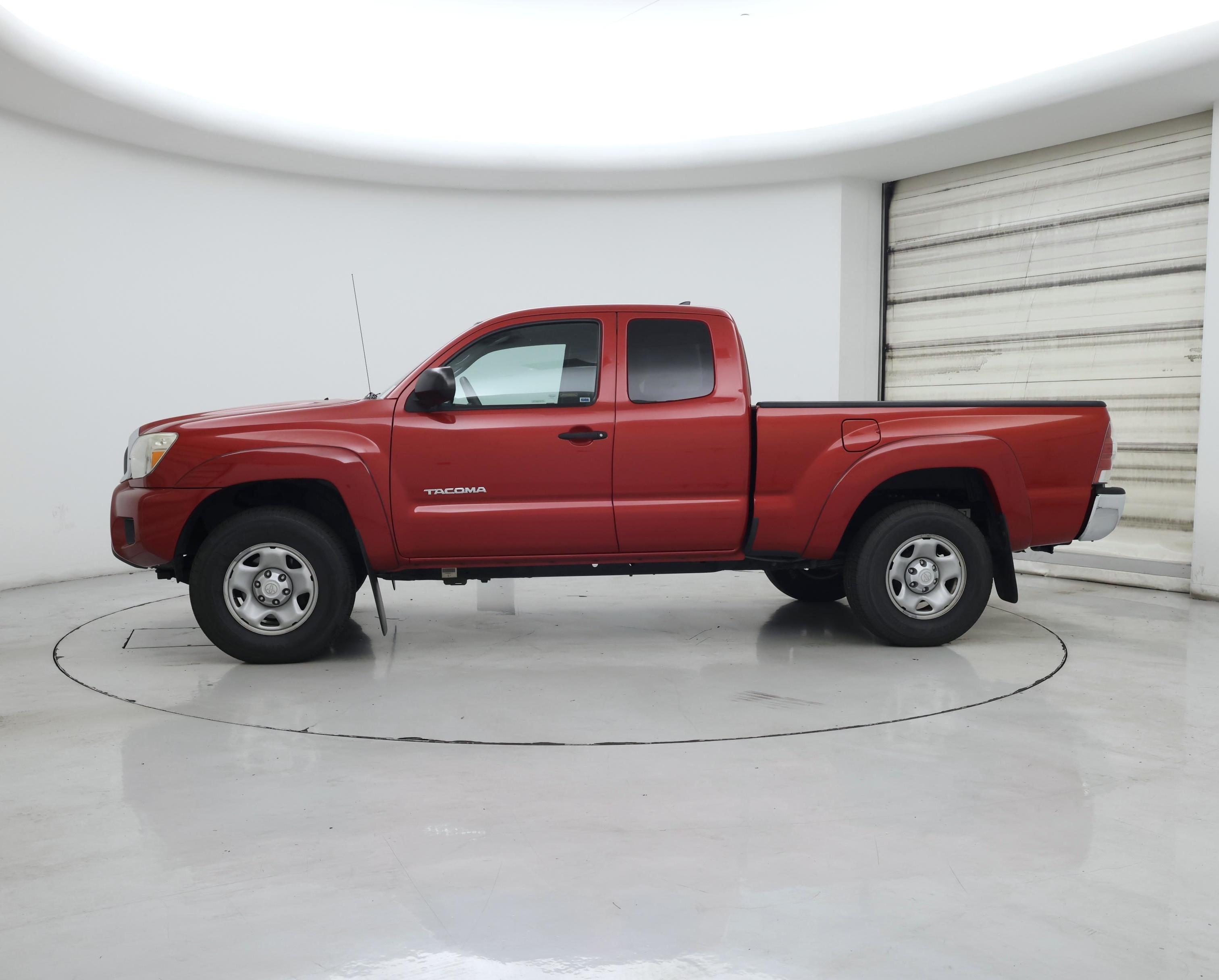 Thumbnail: 2015 Toyota Tacoma - 3