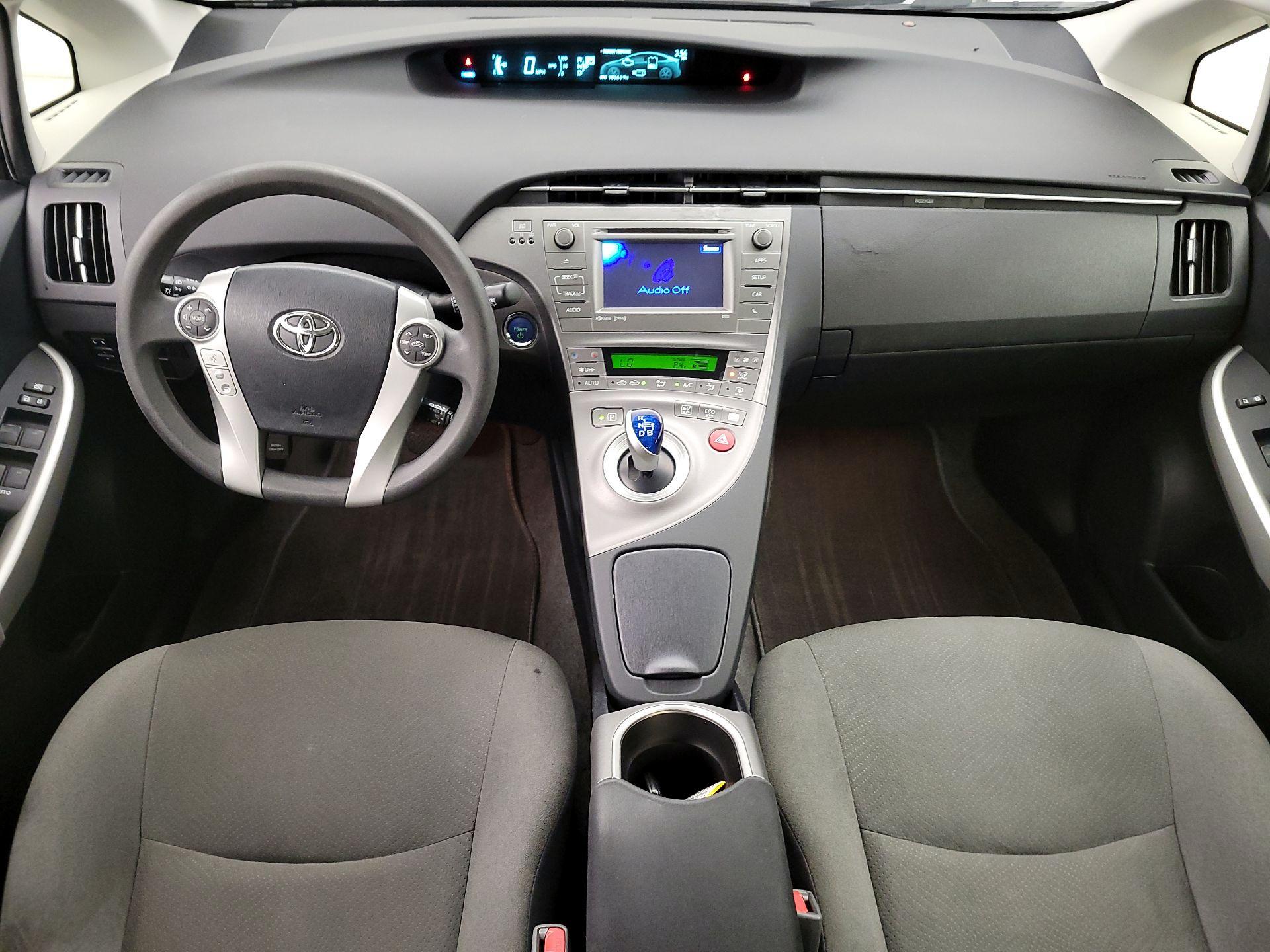 Thumbnail: 2015 Toyota Prius - 9