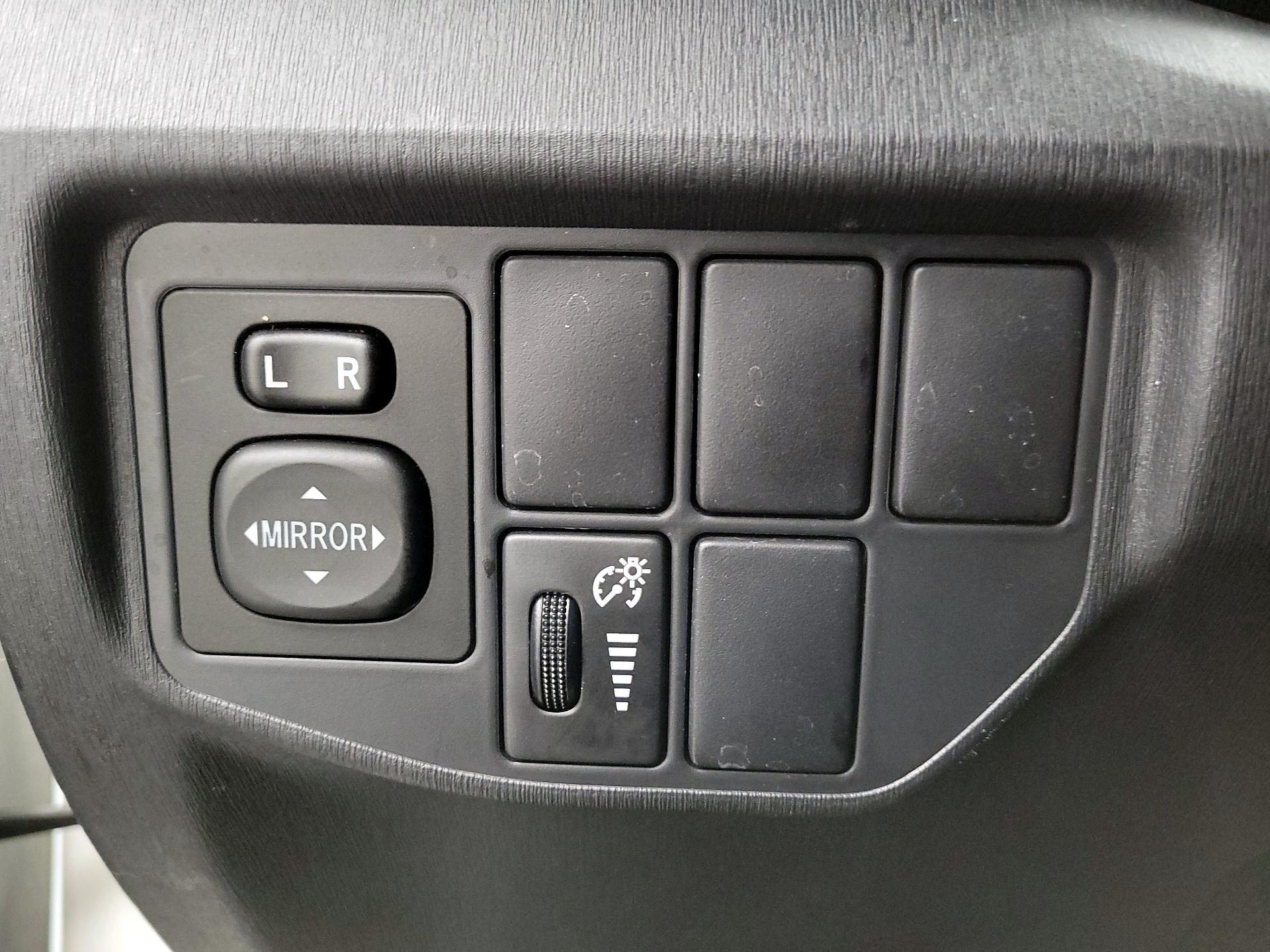 Thumbnail: 2015 Toyota Prius - 13