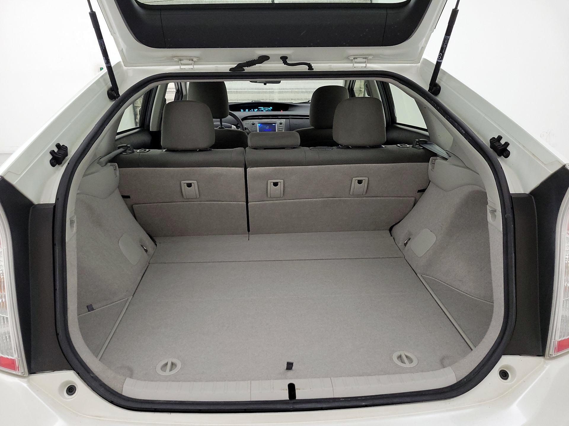 Thumbnail: 2015 Toyota Prius - 20