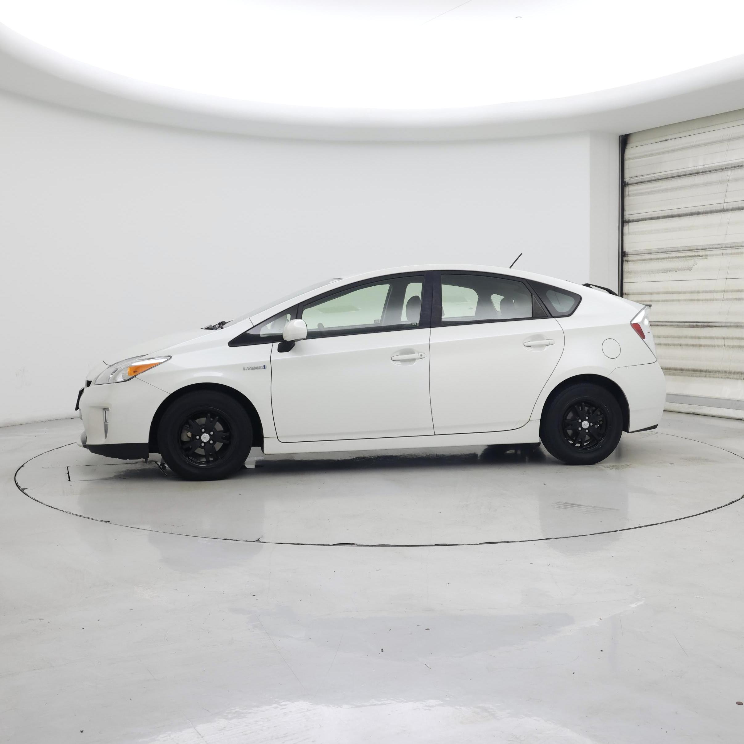 Thumbnail: 2015 Toyota Prius - 3