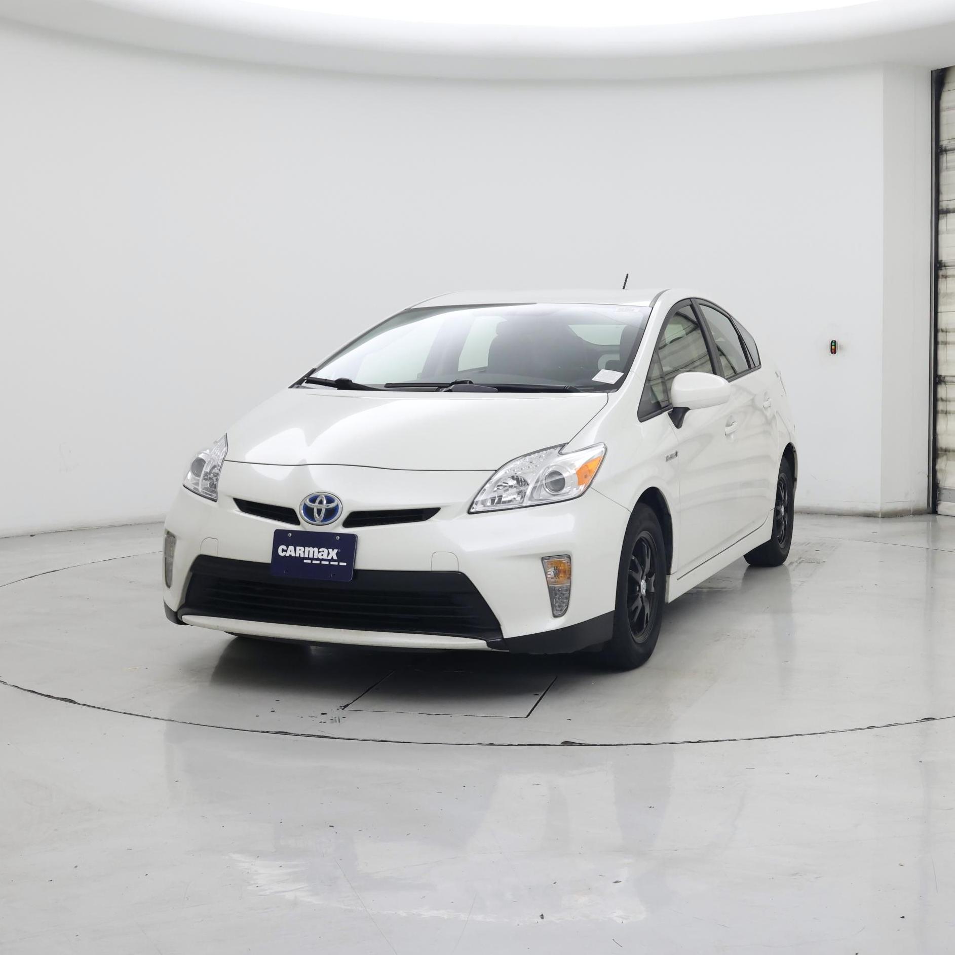 Thumbnail: 2015 Toyota Prius - 4