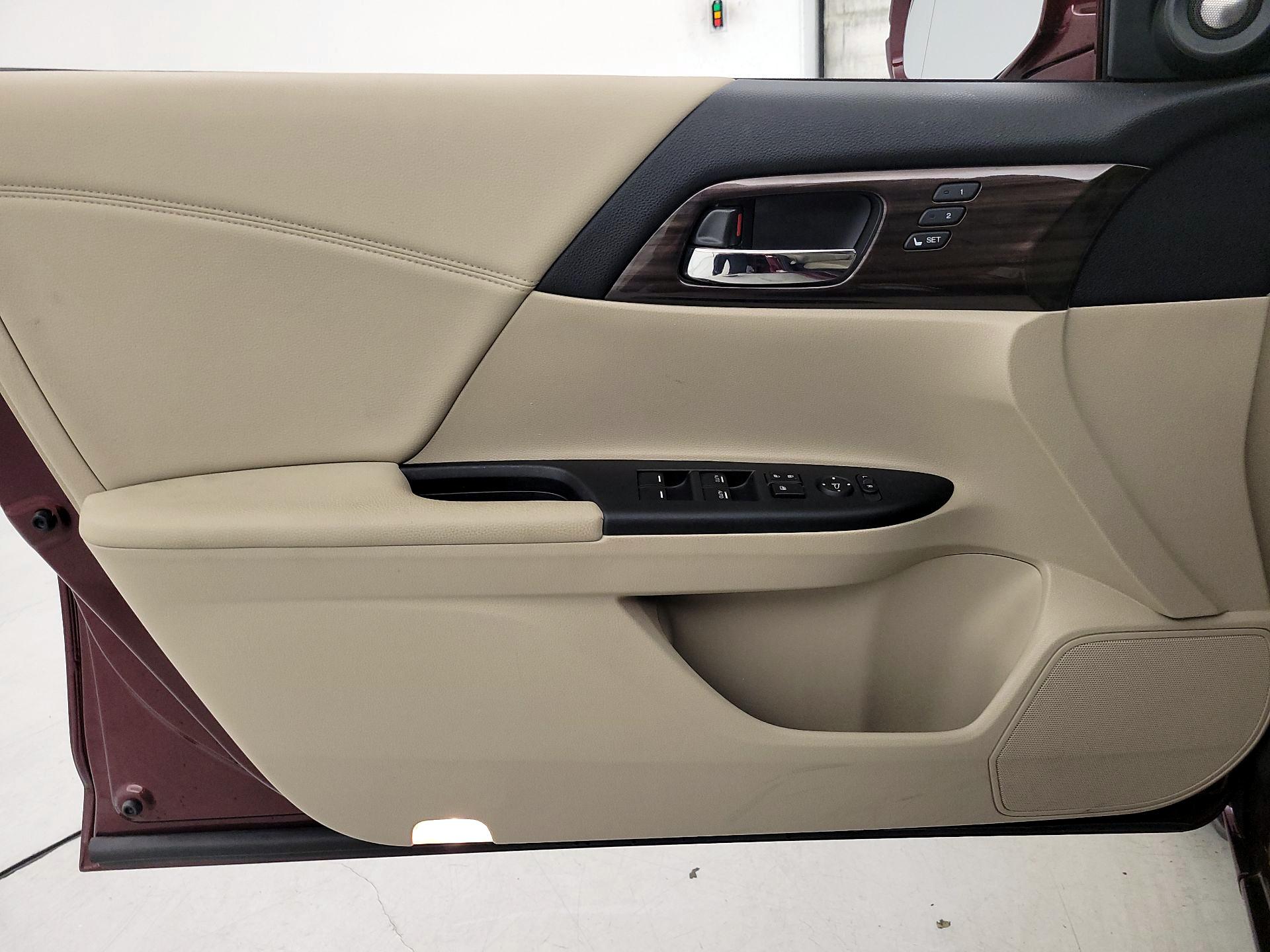 Thumbnail: 2016 Honda Accord - 12