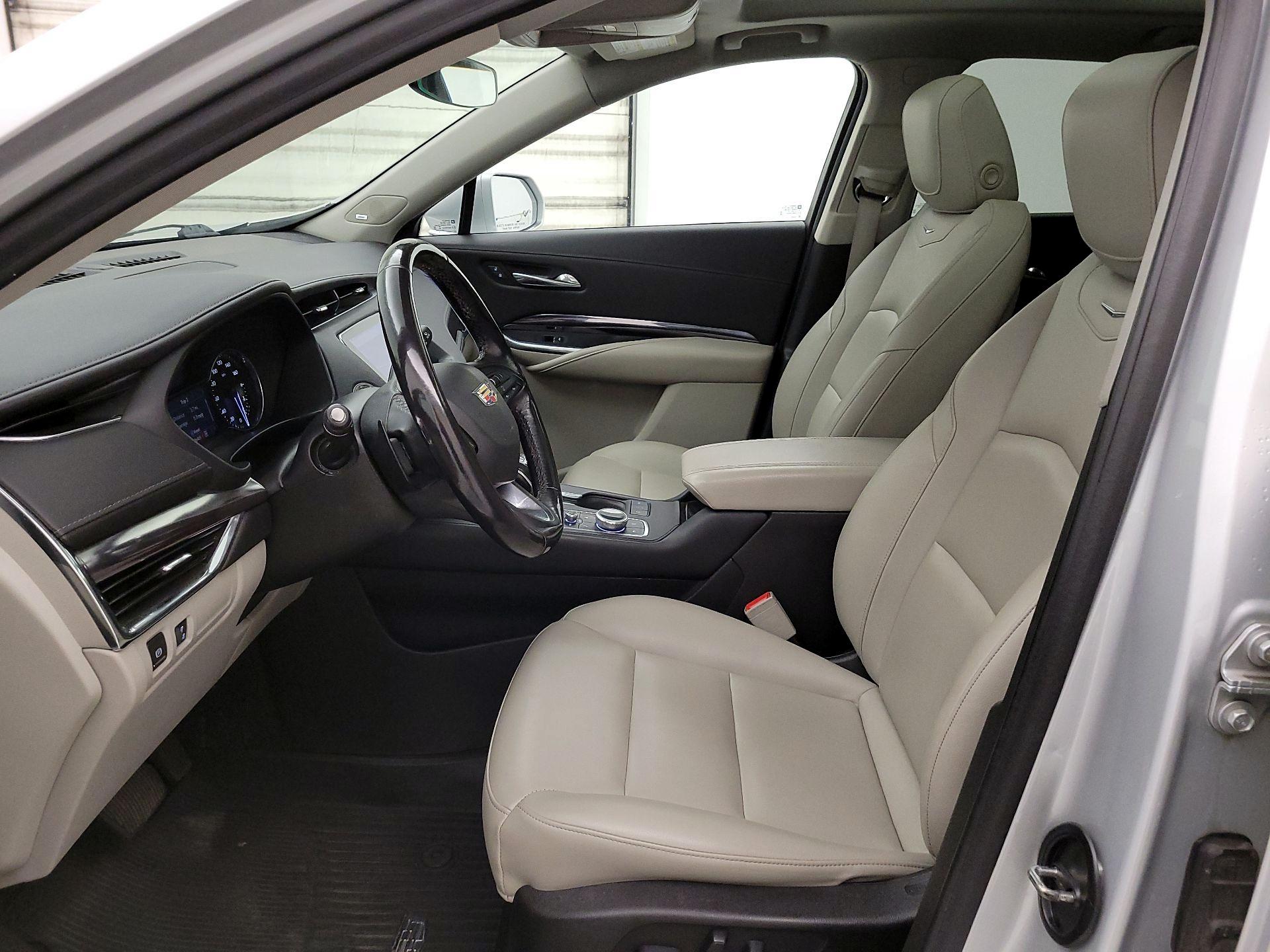 Thumbnail: 2019 Cadillac XT4 - 11