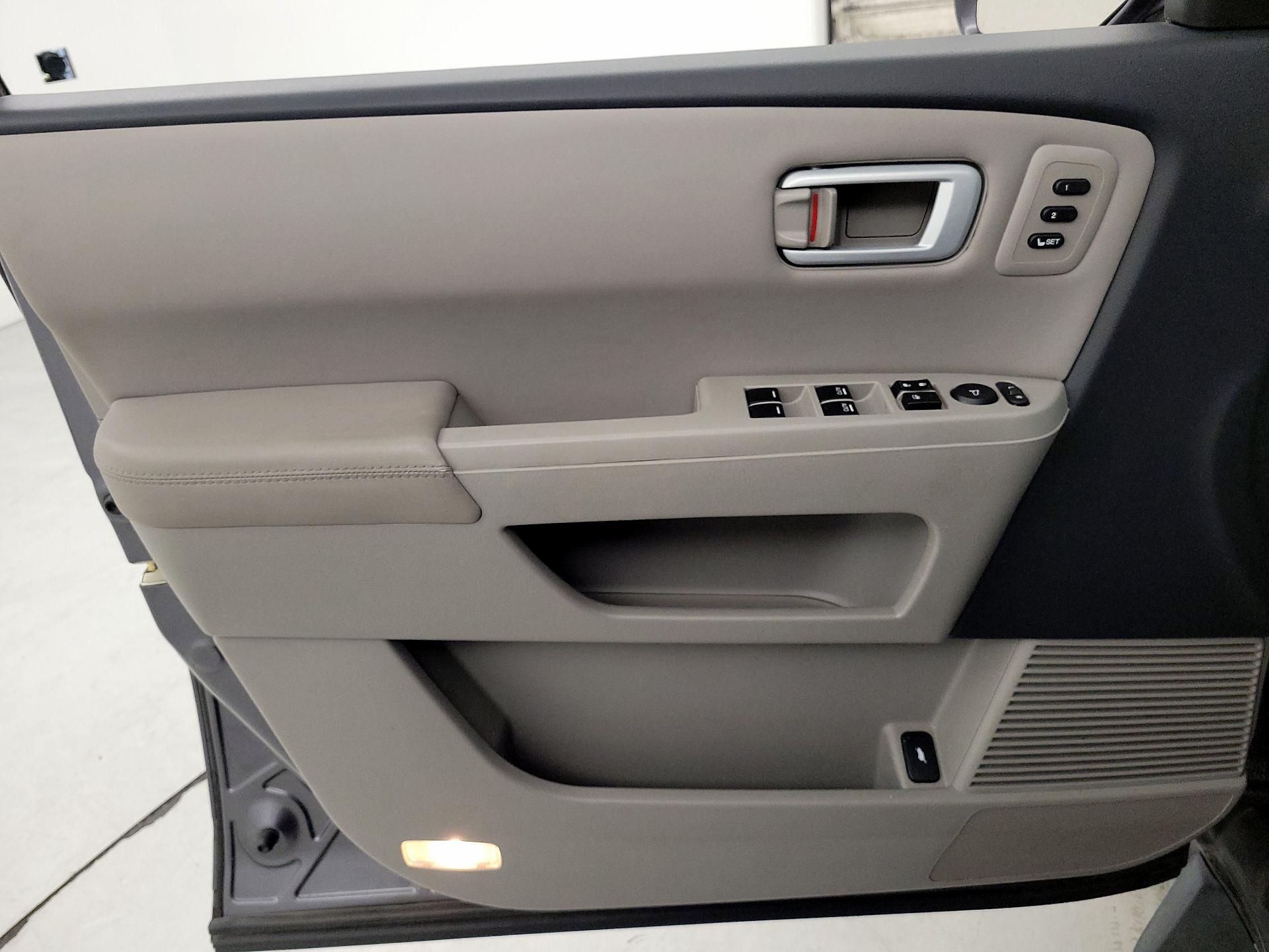 Thumbnail: 2015 Honda Pilot - 12