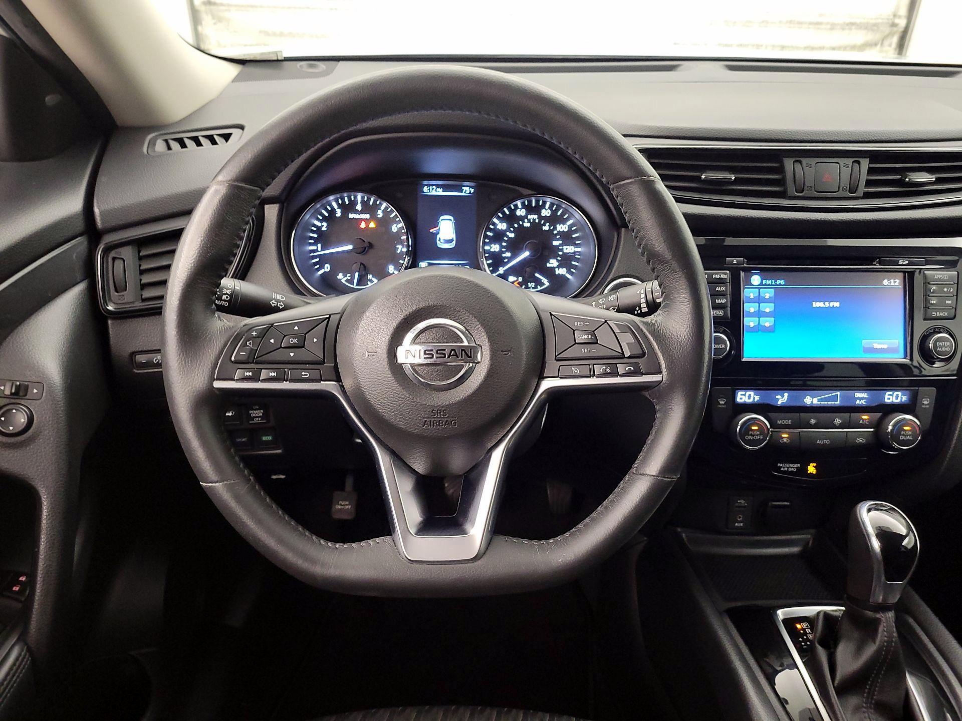 Thumbnail: 2017 Nissan Rogue - 10