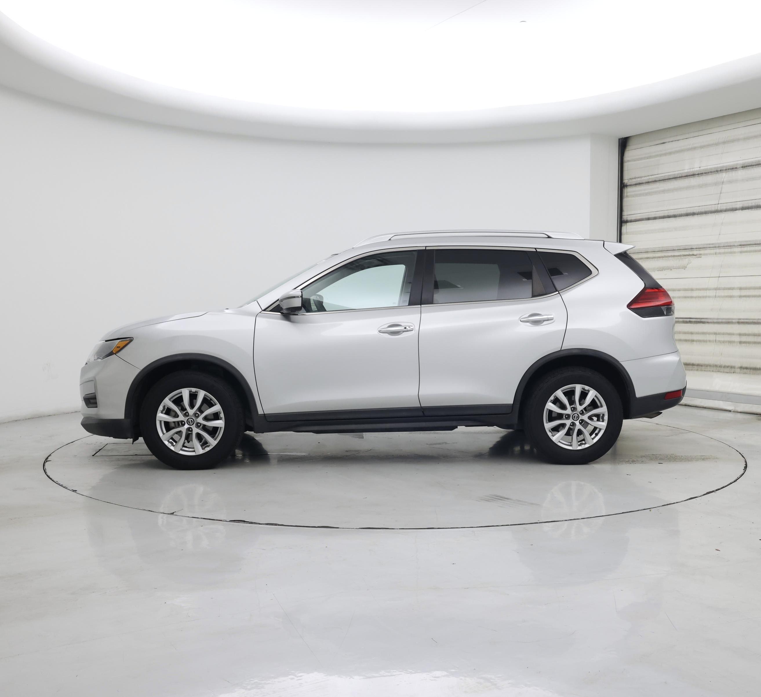 Thumbnail: 2017 Nissan Rogue - 3