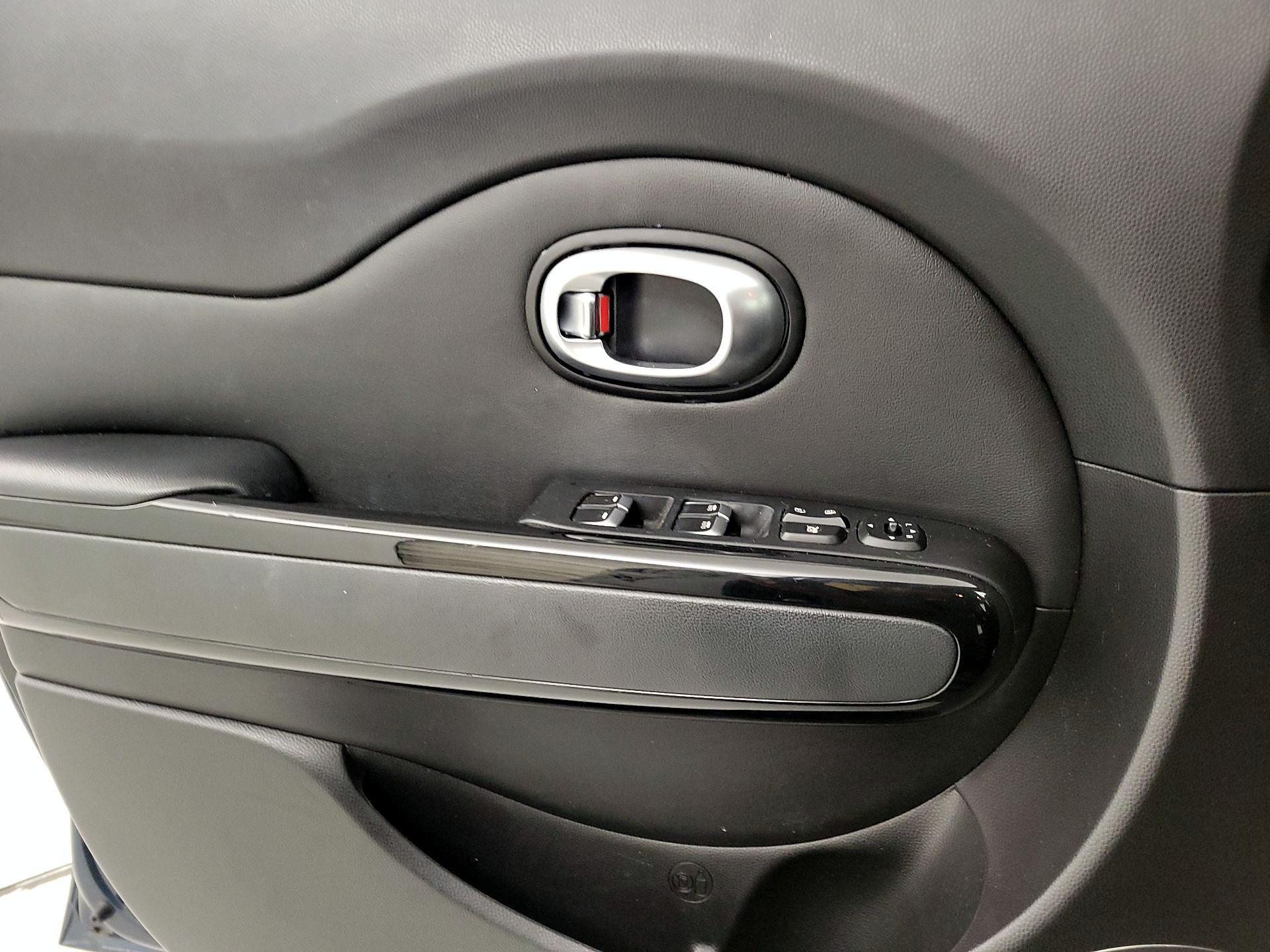 Thumbnail: 2017 Kia Soul - 12