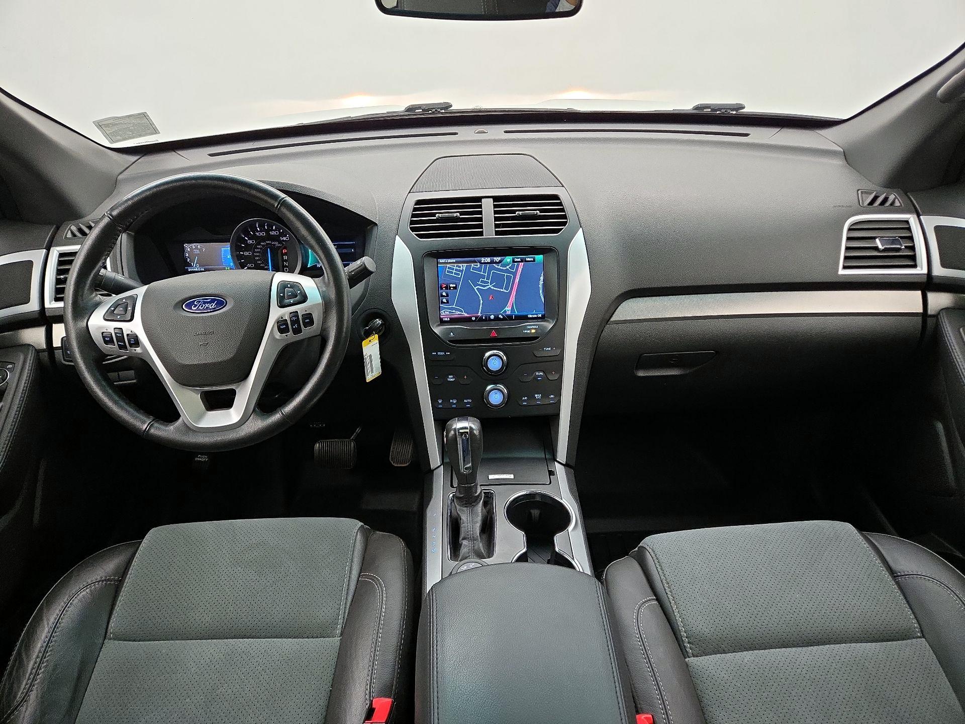 Thumbnail: 2015 Ford Explorer - 9