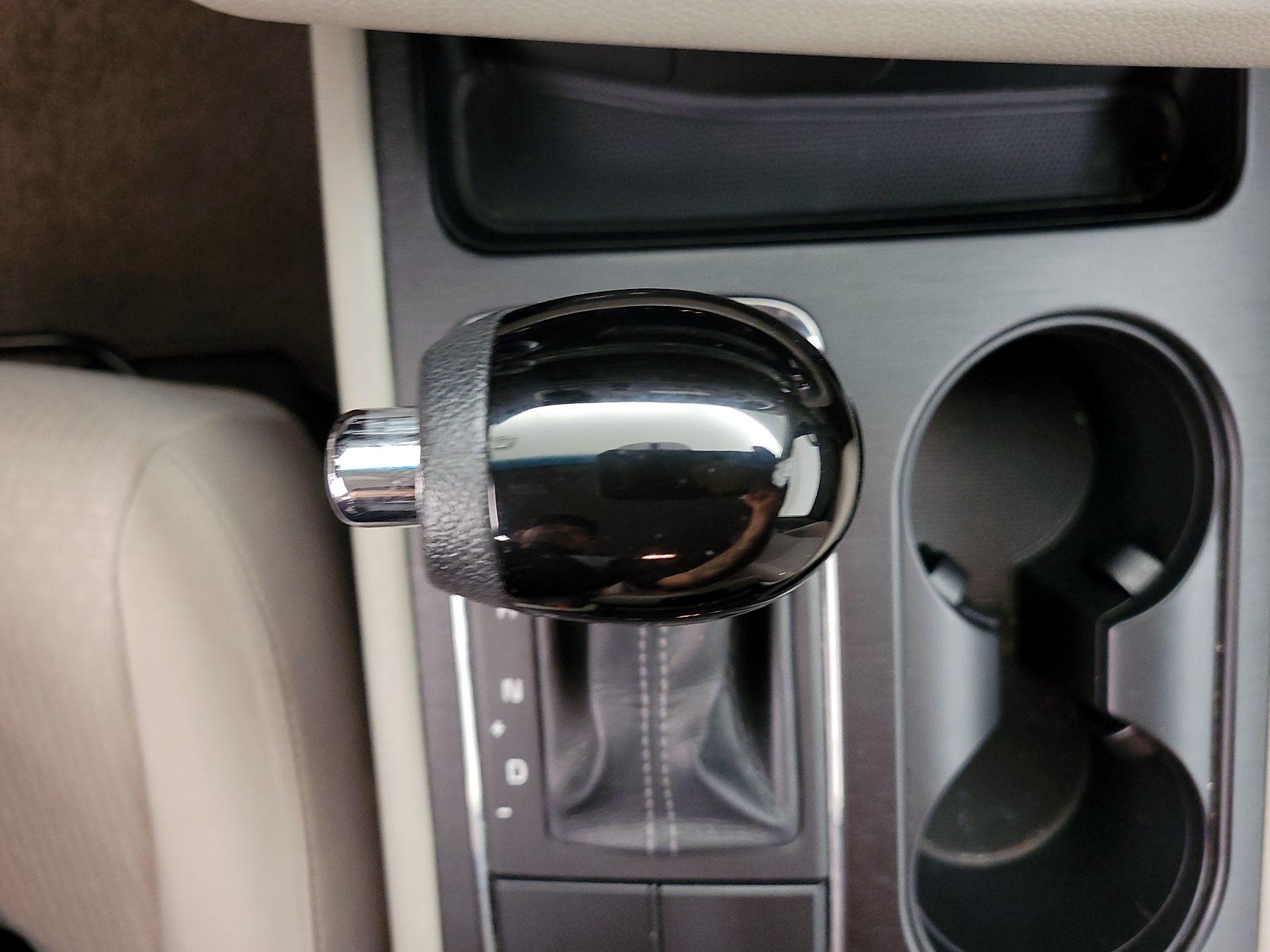 Thumbnail: 2016 Kia Sedona - 17