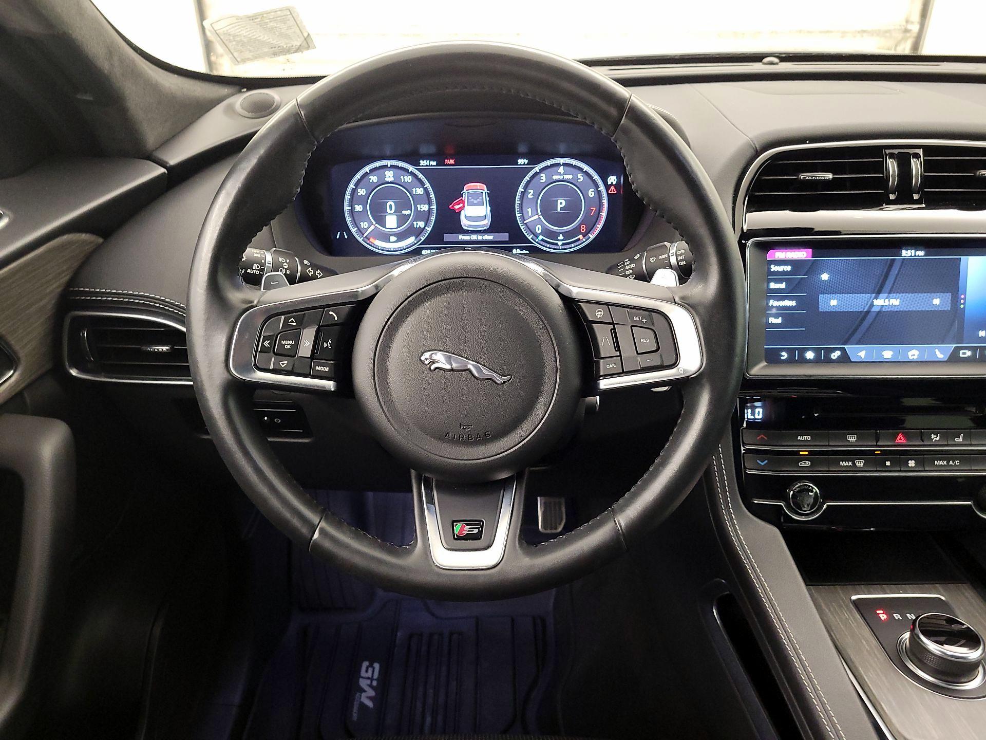 Thumbnail: 2020 Jaguar F-Pace - 10