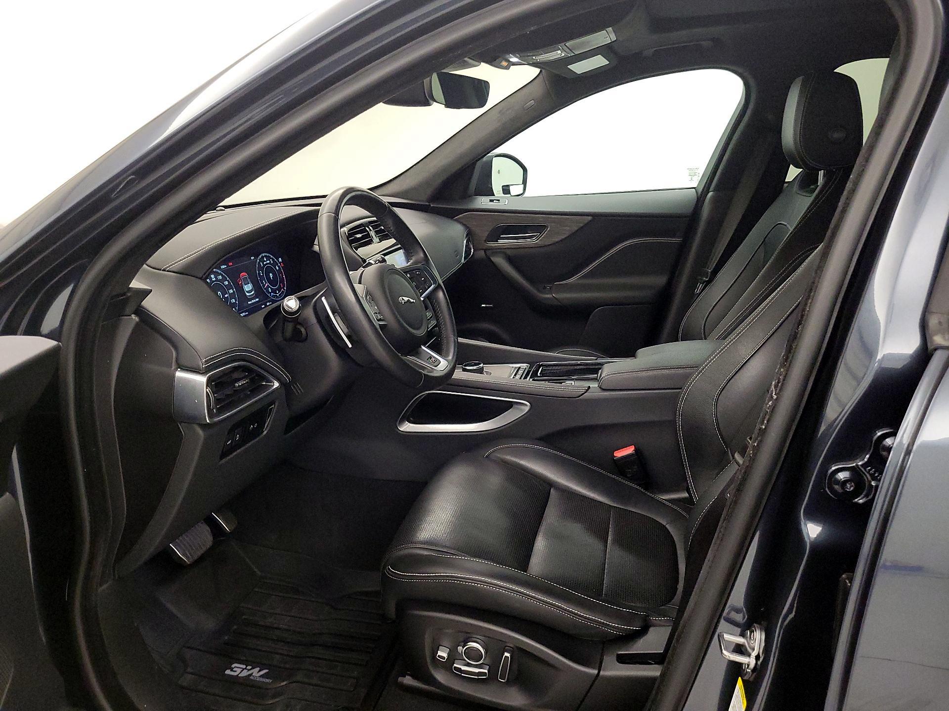 Thumbnail: 2020 Jaguar F-Pace - 11