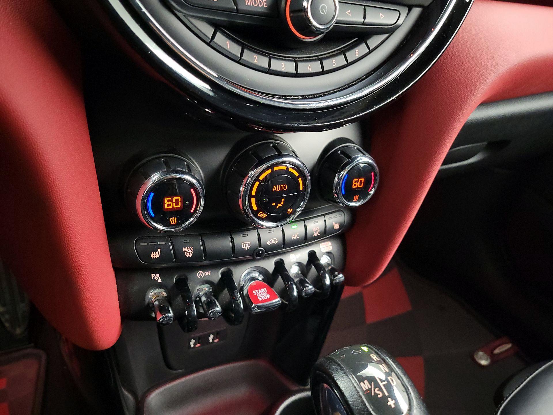 Thumbnail: 2019 MINI Cooper Hardtop - 17