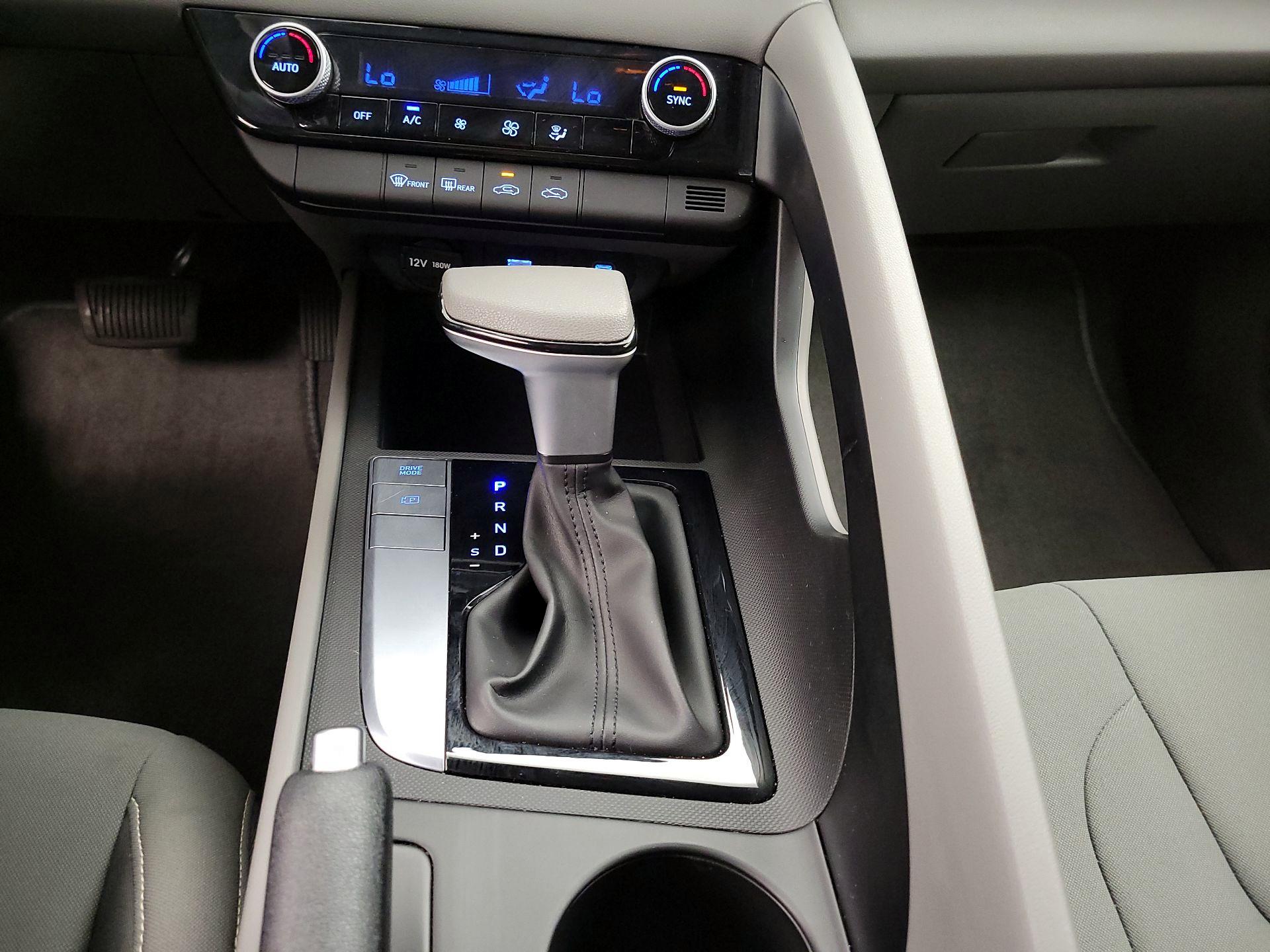 Thumbnail: 2024 Hyundai Elantra - 18