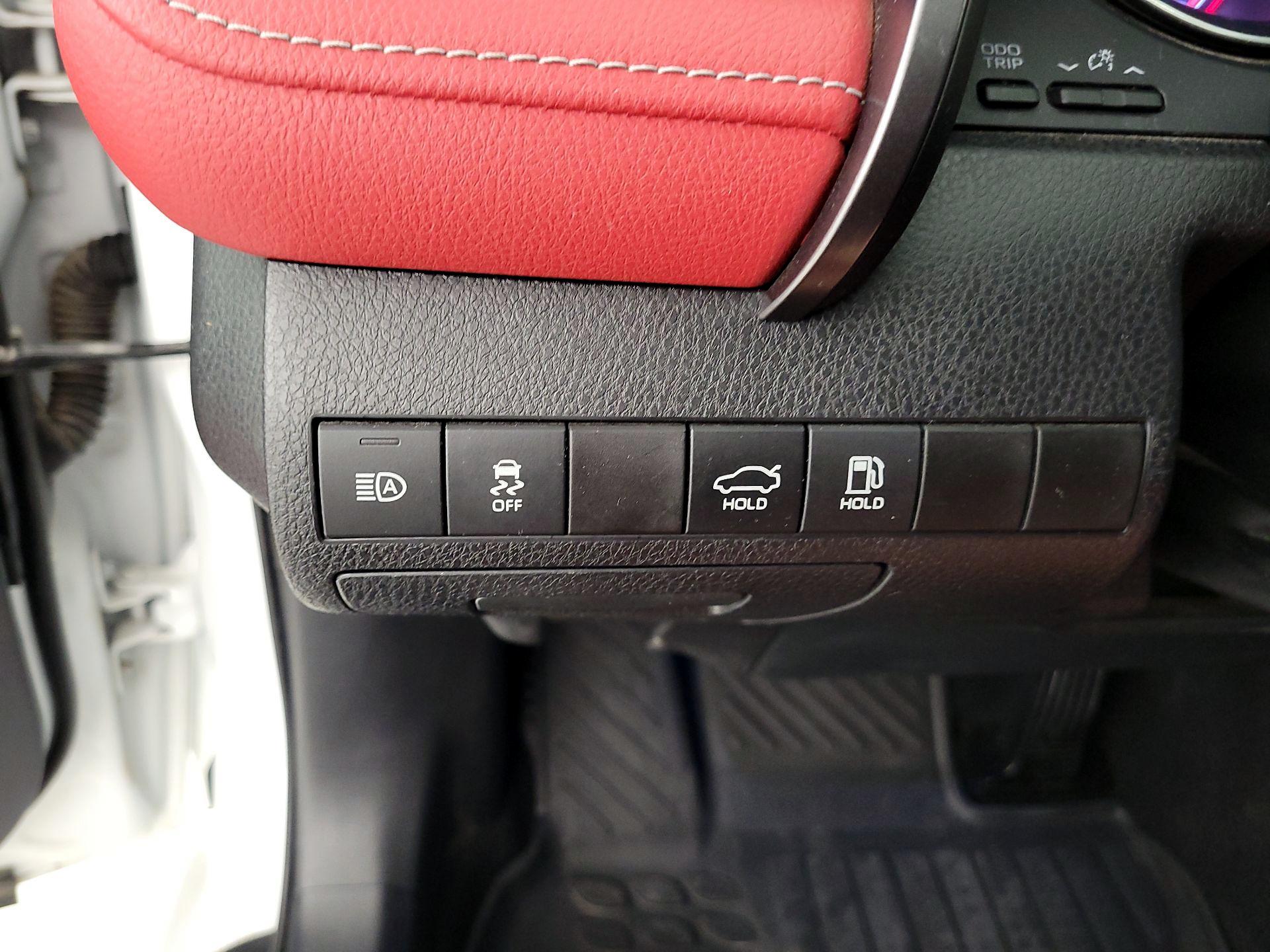 Thumbnail: 2019 Toyota Camry - 13