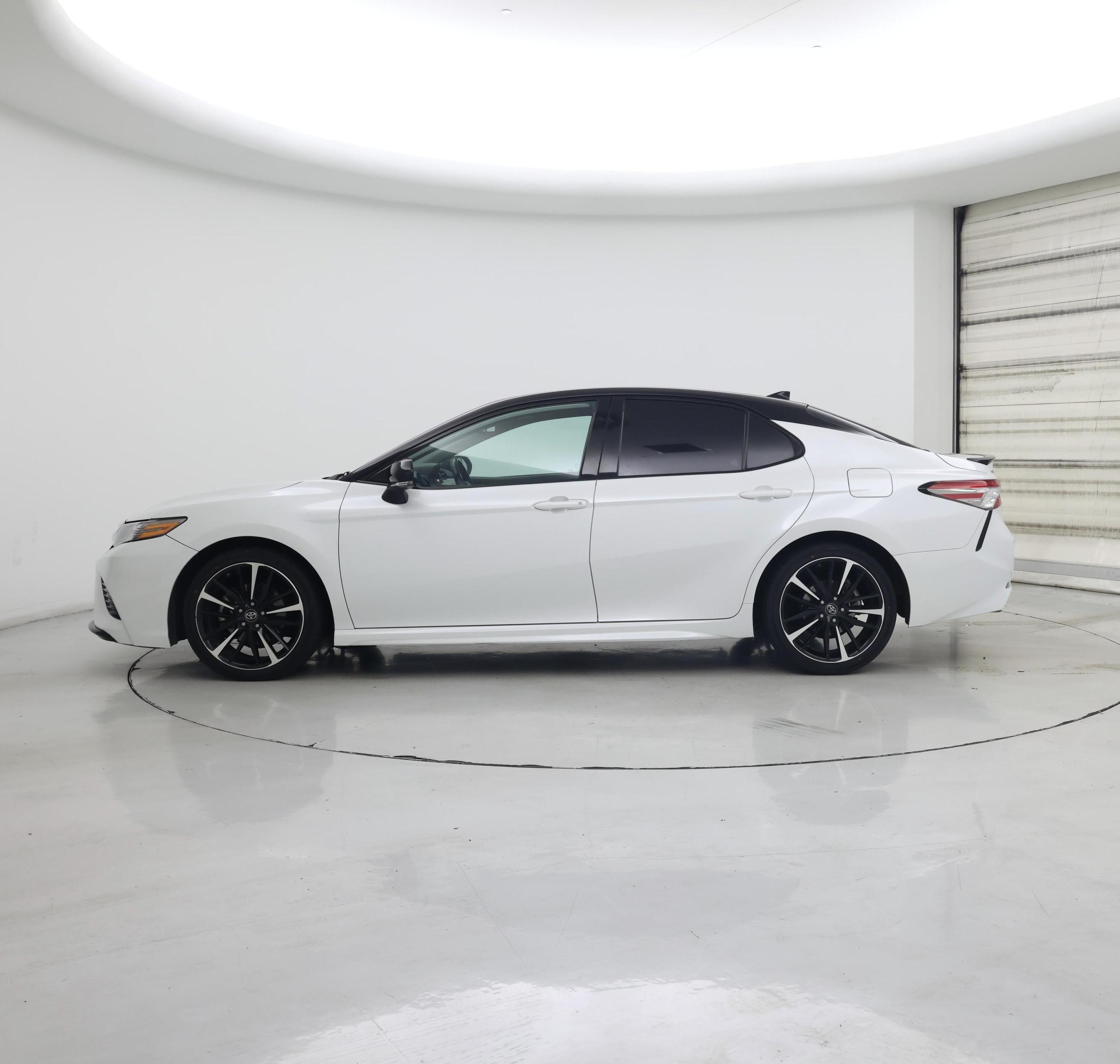 Thumbnail: 2019 Toyota Camry - 3
