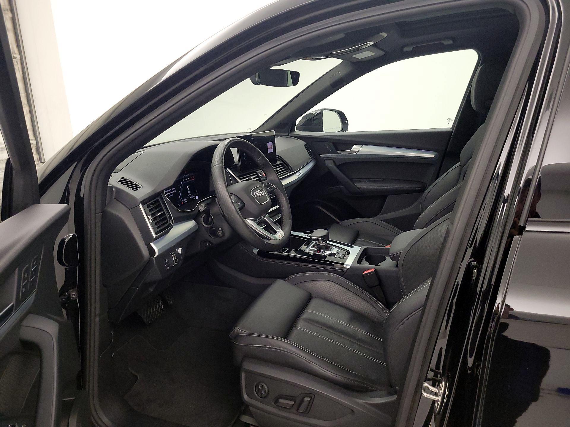 Thumbnail: 2025 Audi Q5 - 11