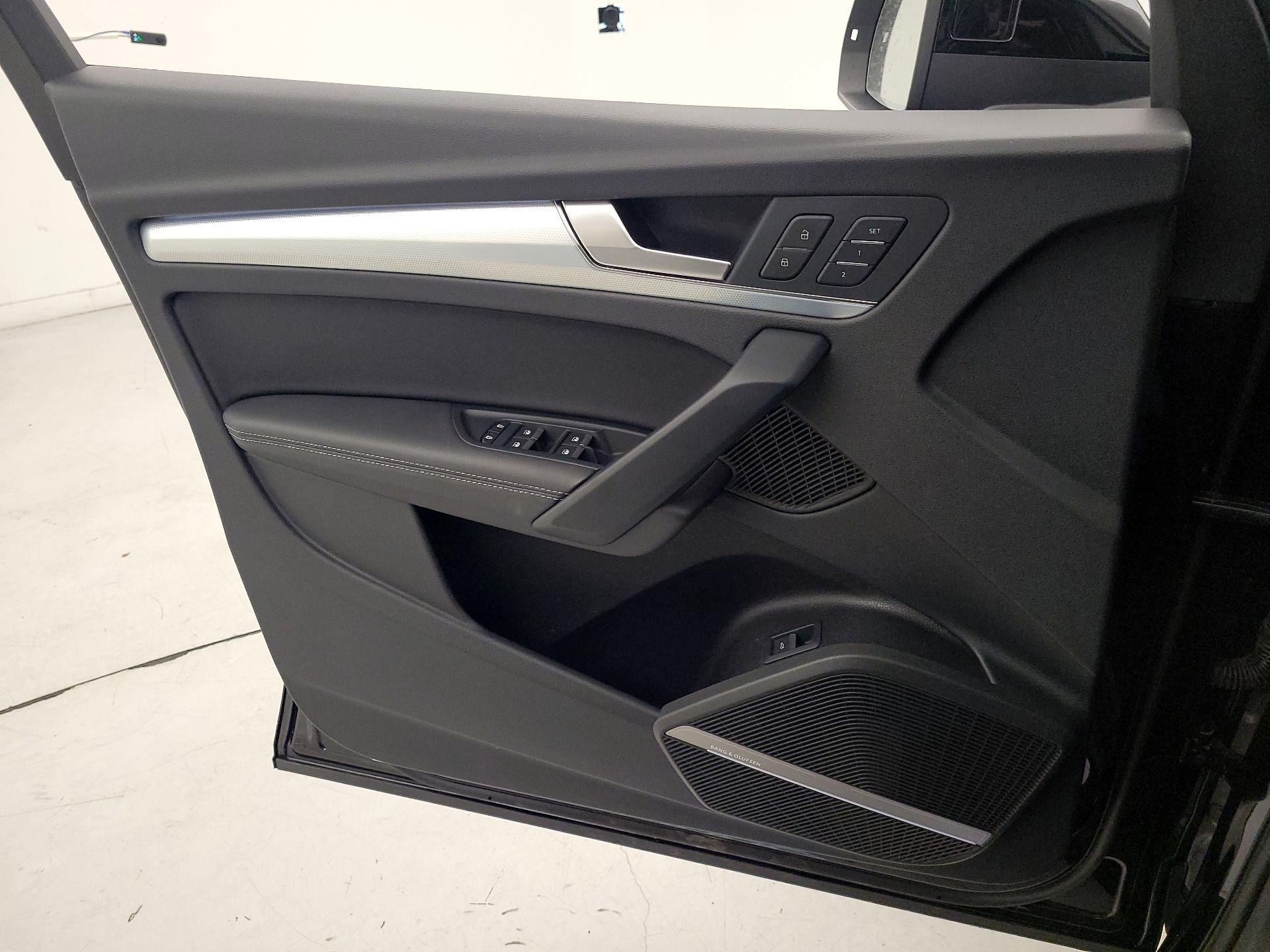 Thumbnail: 2025 Audi Q5 - 12
