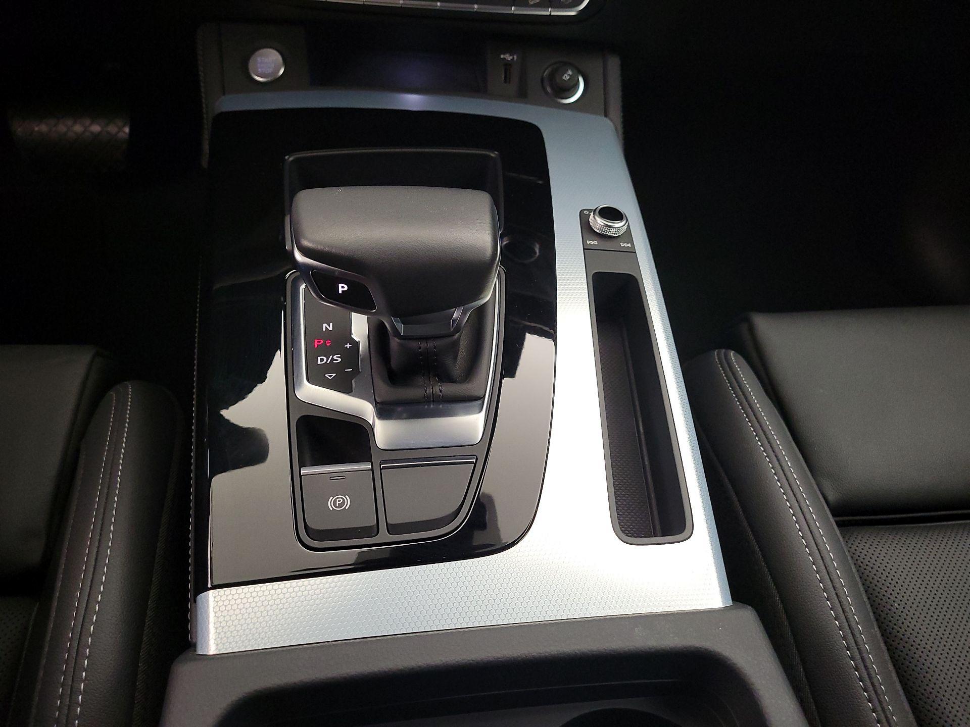 Thumbnail: 2025 Audi Q5 - 17