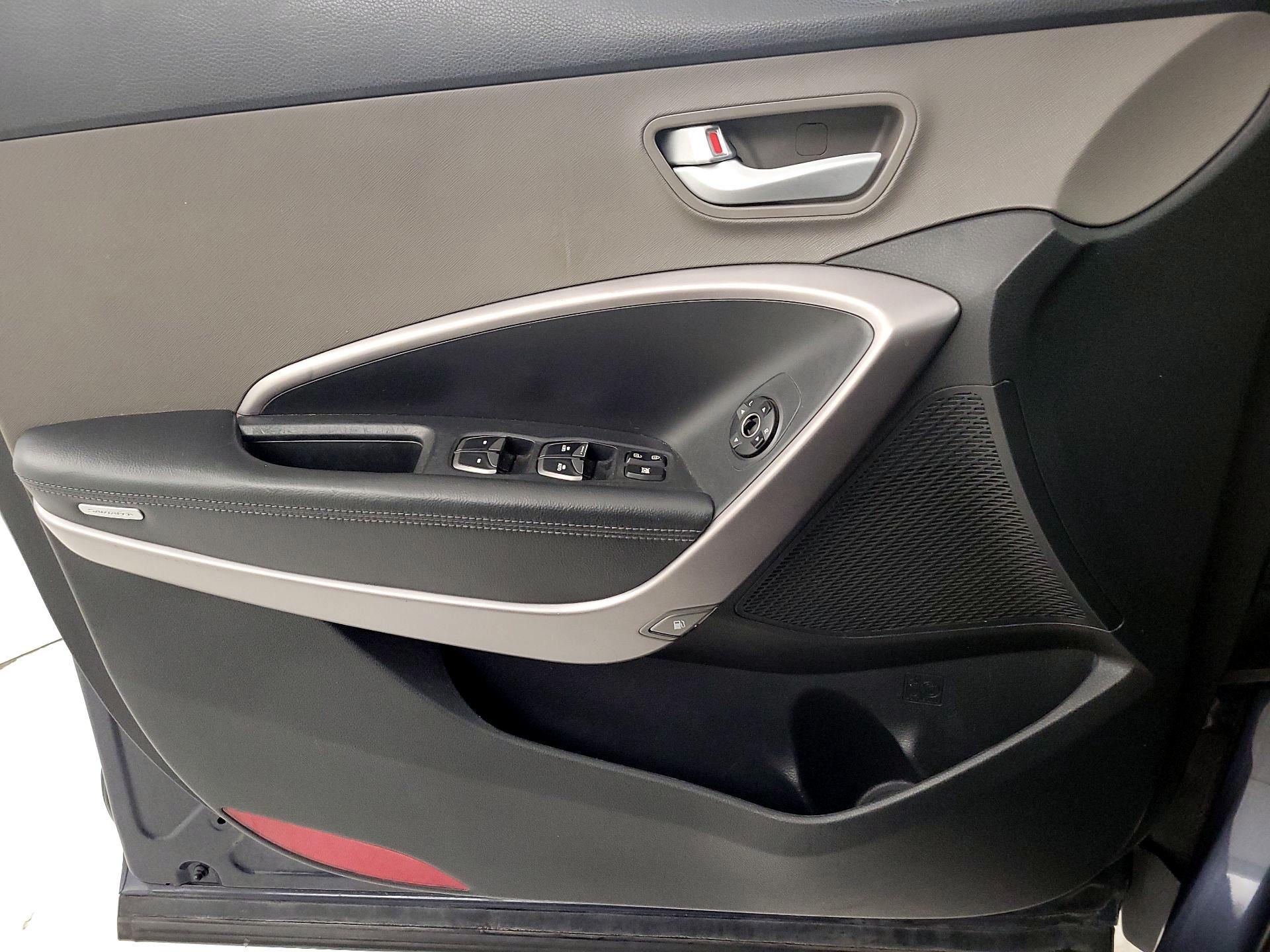 Thumbnail: 2015 Hyundai Santa Fe - 12