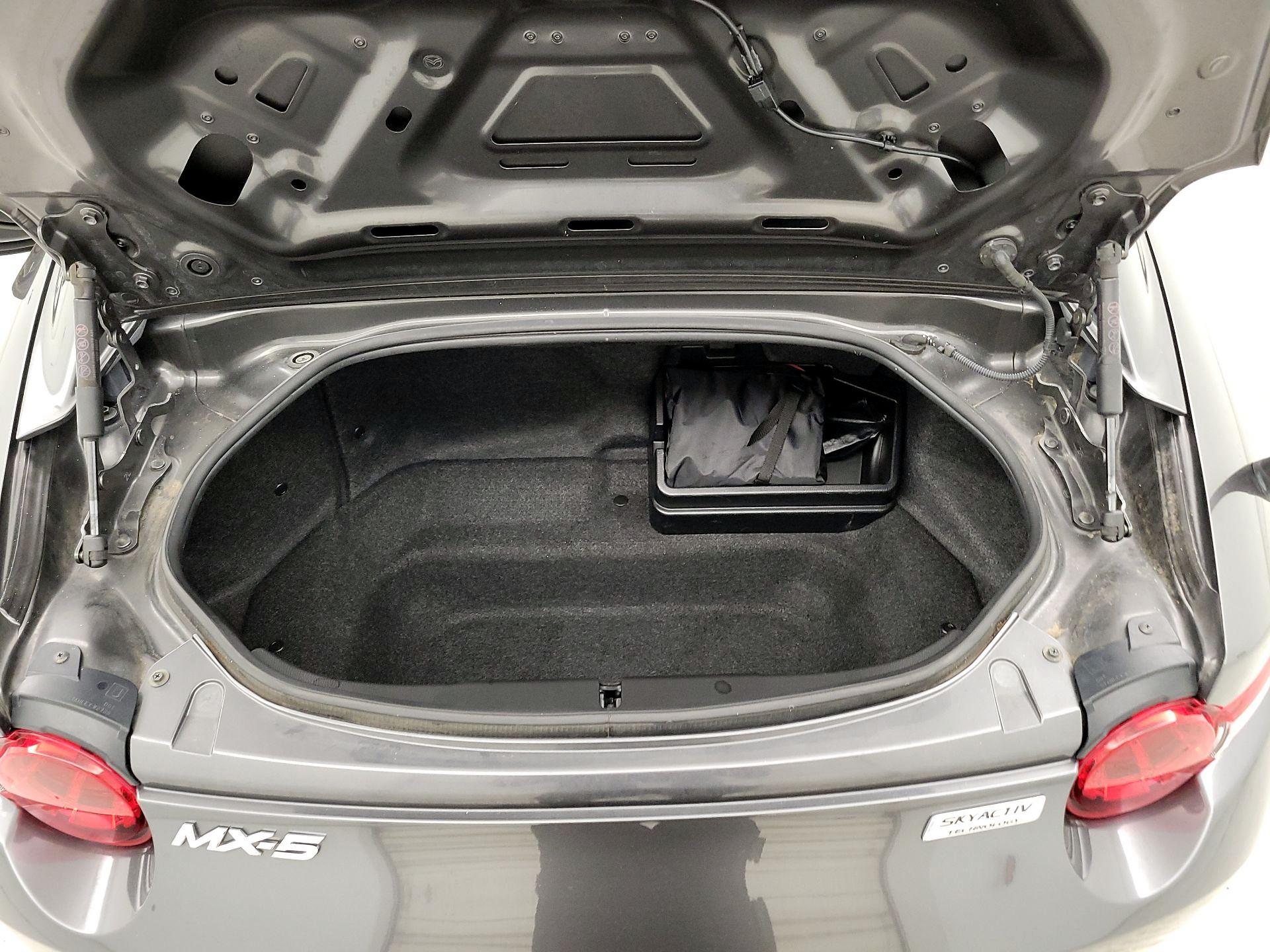 Thumbnail: 2017 Mazda MX-5 Miata - 18