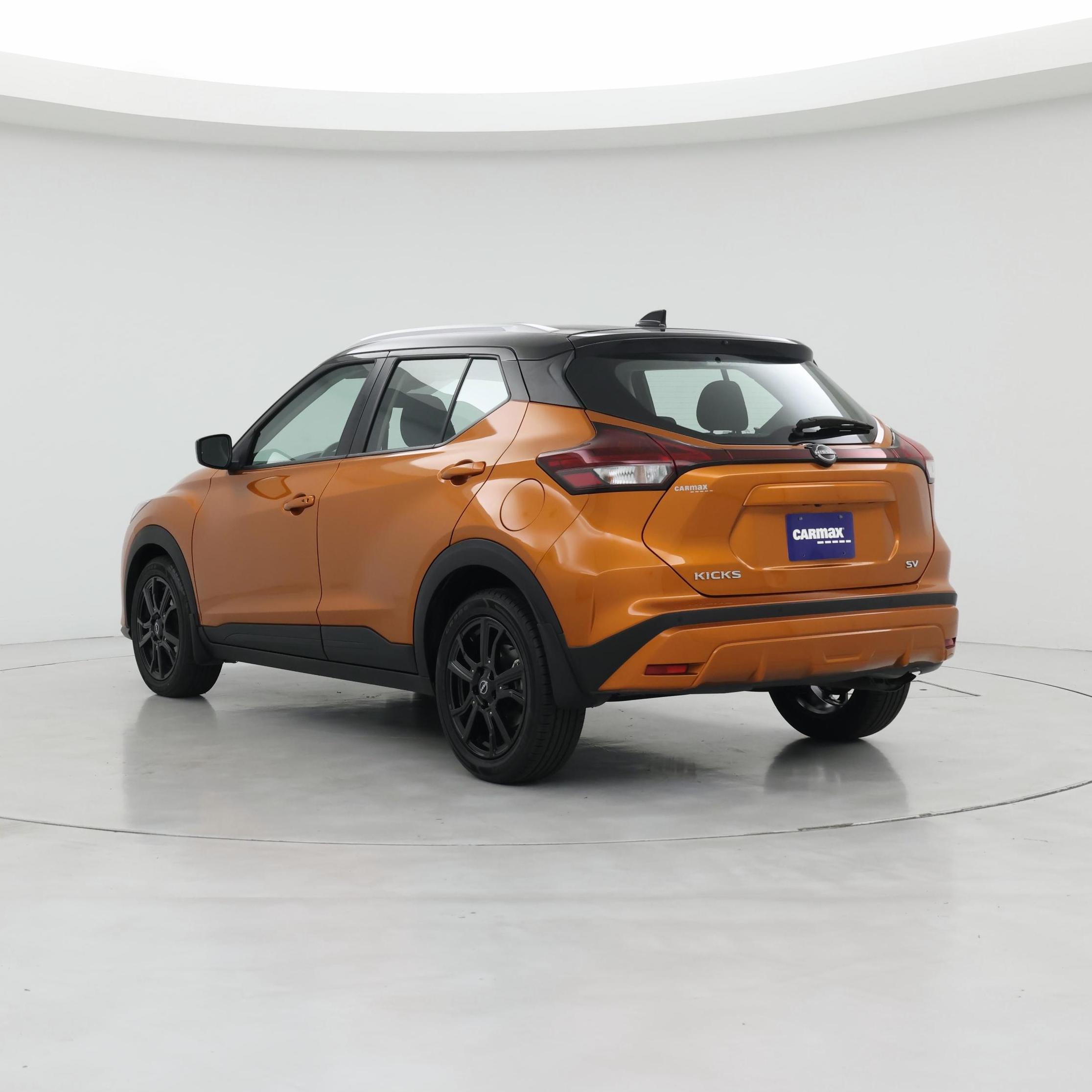 Thumbnail: 2023 Nissan Kicks - 2